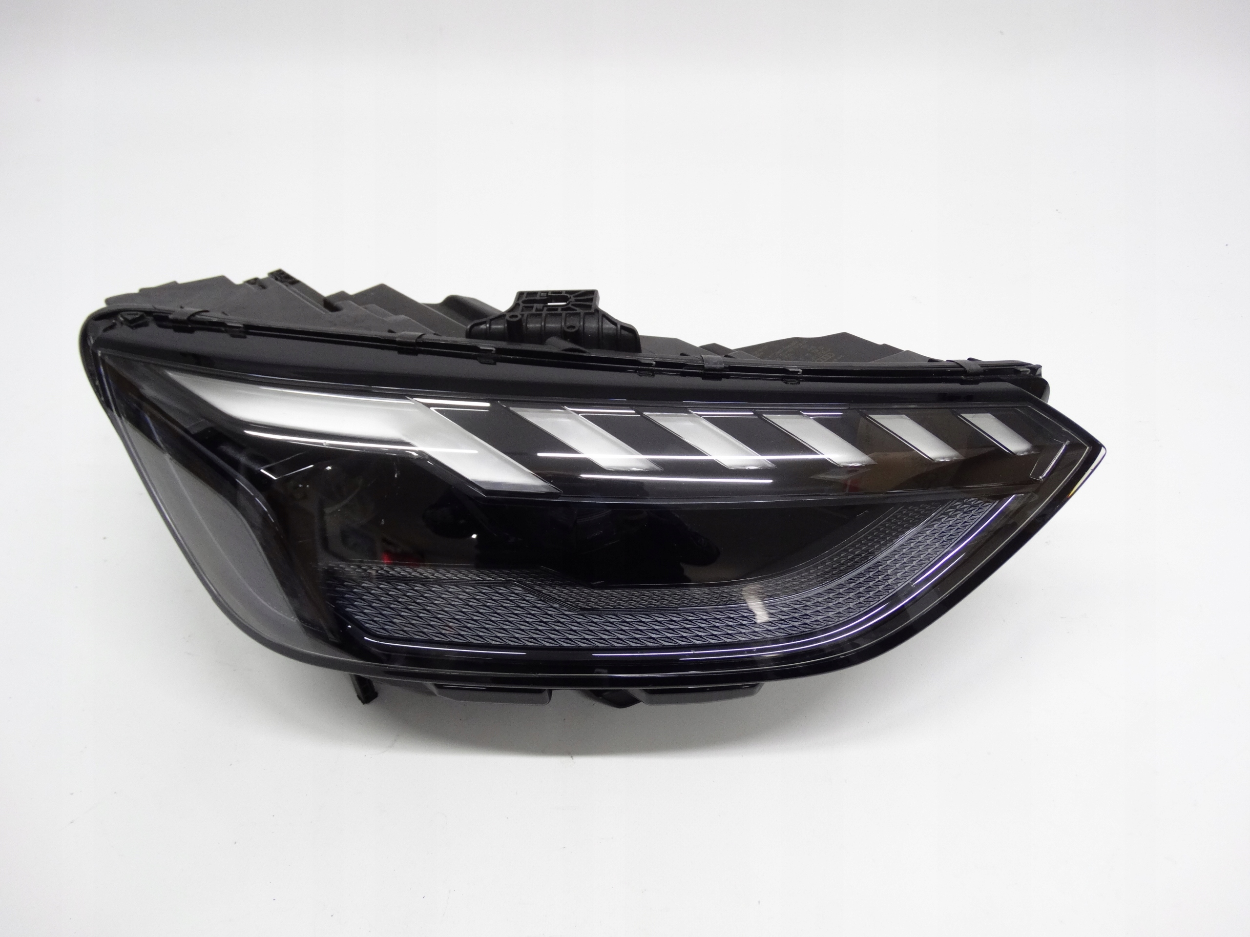 Second image of Audi RS4 B9 Lift 8W 19-24 lampa prawa Matrix LED czarna 8W0941036J oryginał