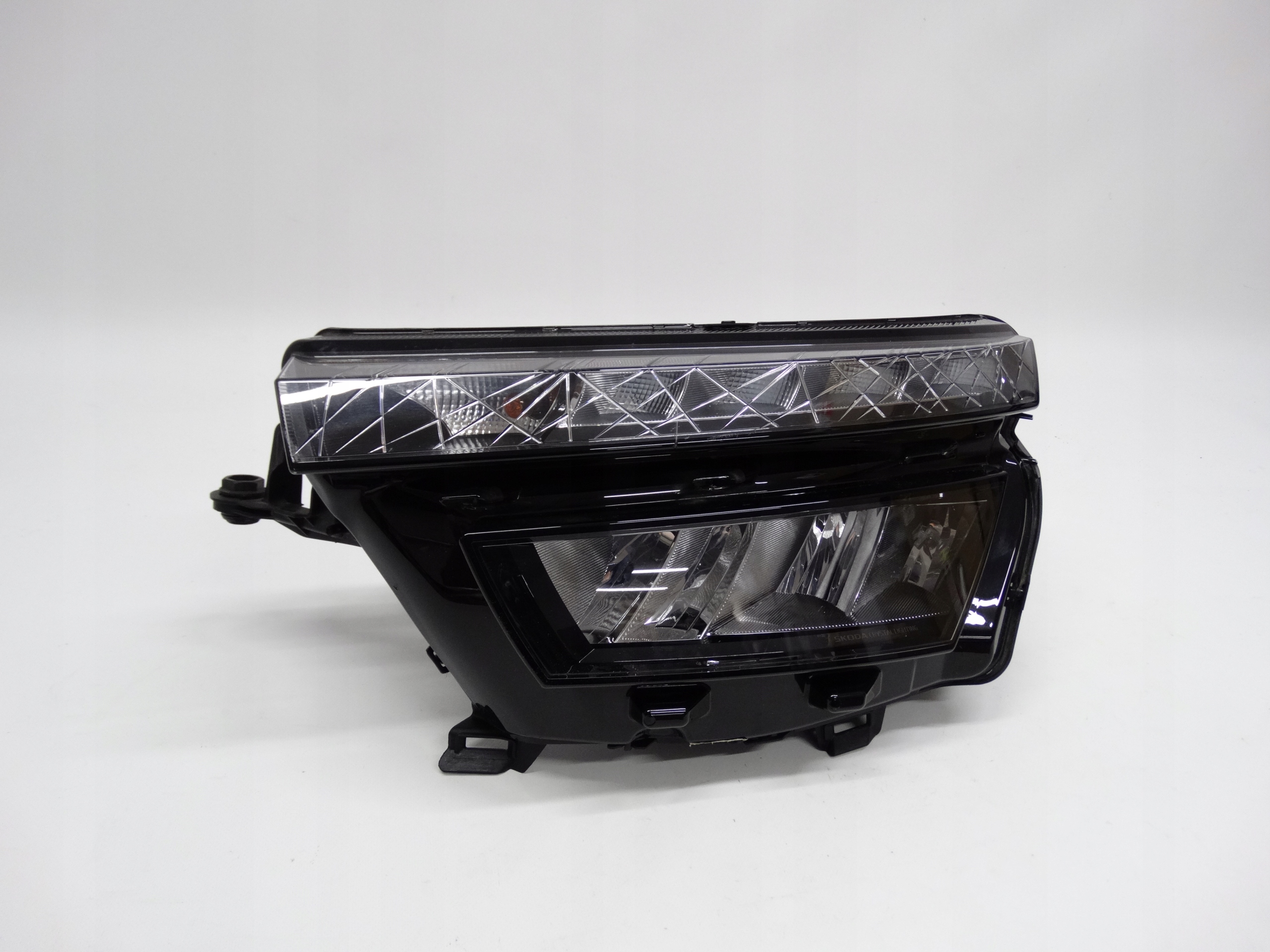 Second image of Skoda Kamiq 19-23 lampa Full LED lewa 658941015 oryginalna