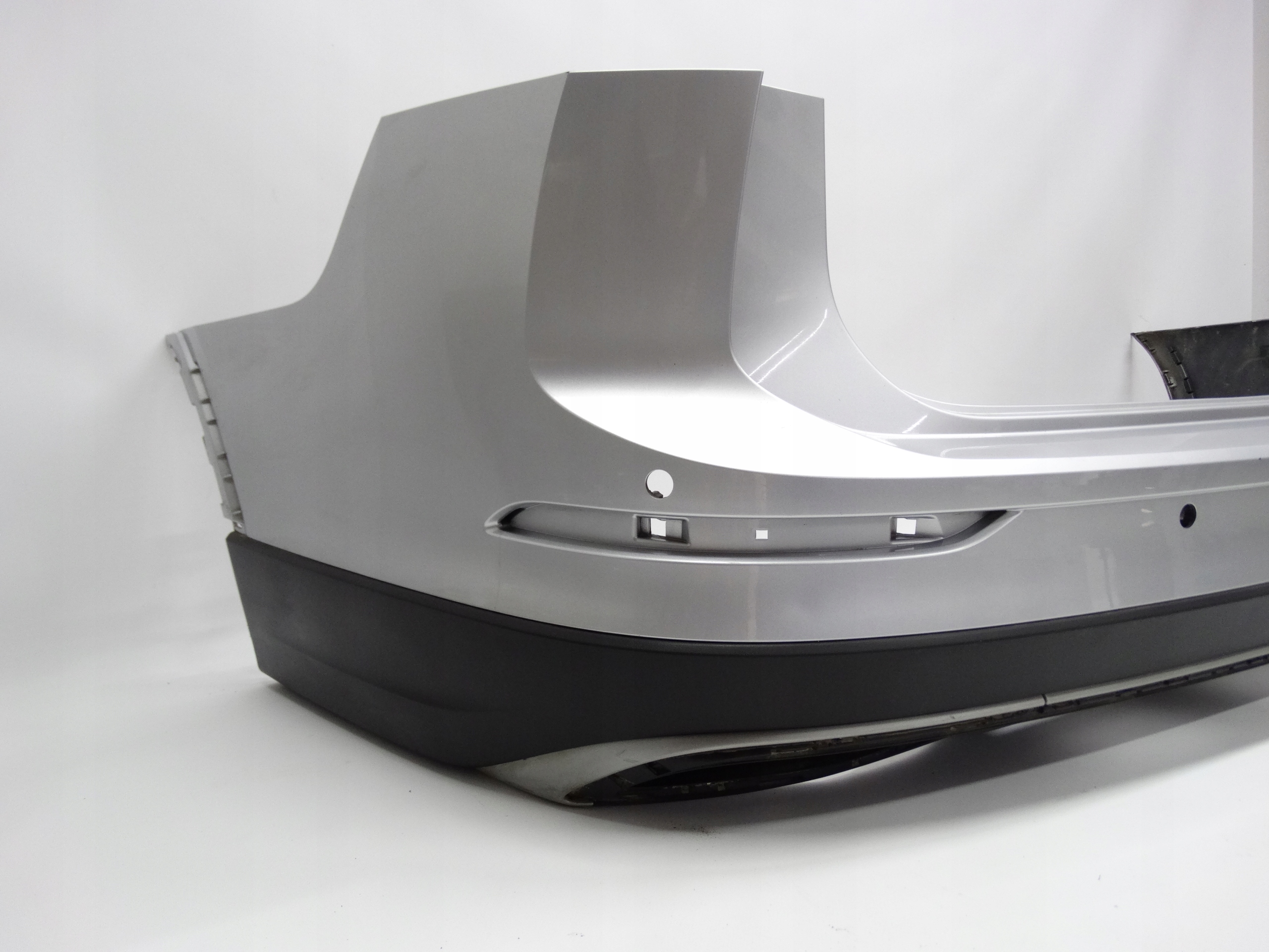 Second image of VW Golf VIII Alltrack Kombi 5H9 2020+ zderzak tylny oryginalny 5H9807421D