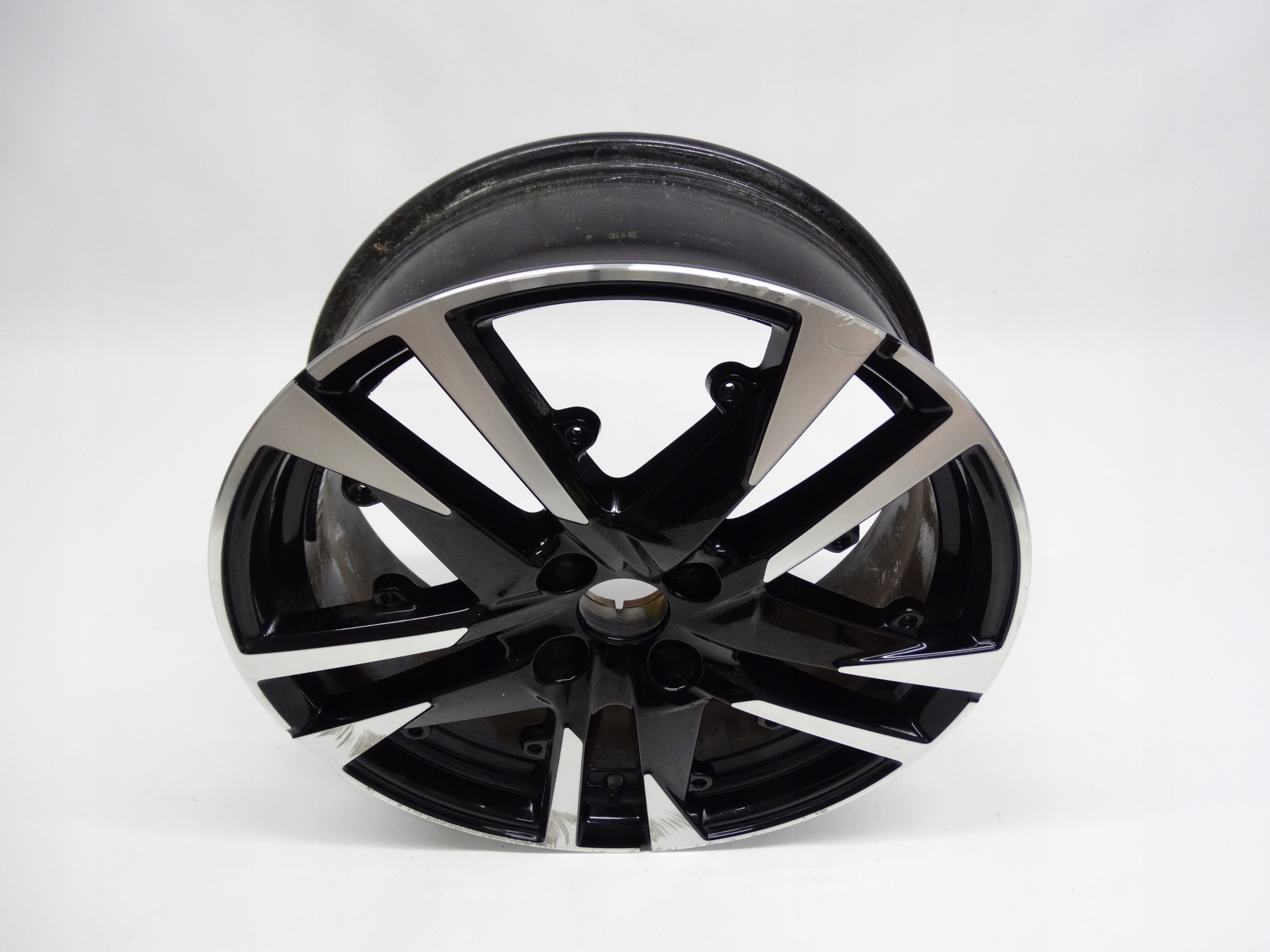 Second image of Peugeot 2008 II felga 18 cali 9828186880 oryginalna