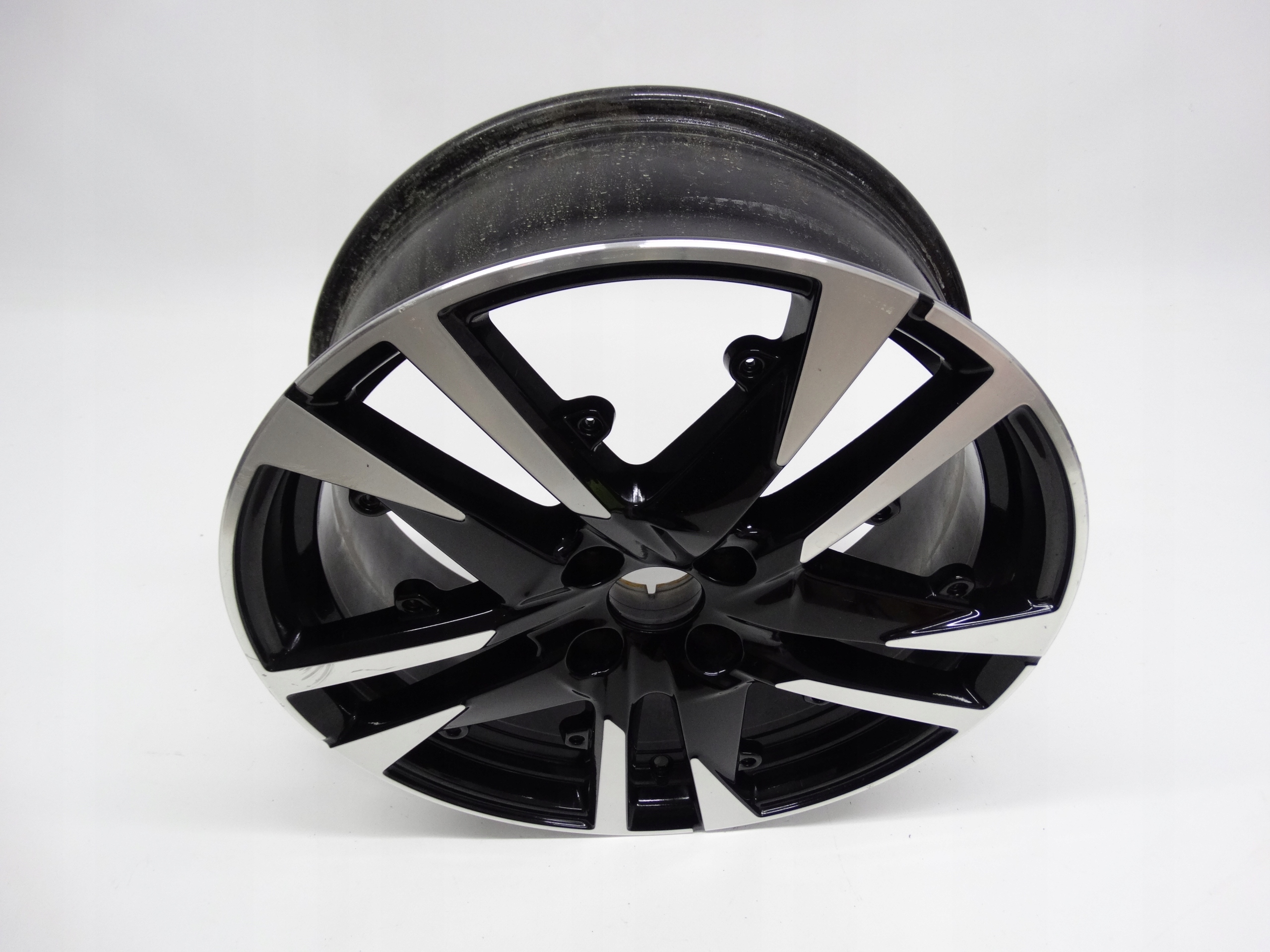 Second image of Peugeot 2008 II felga 18 cali 9828186880 oryginalna