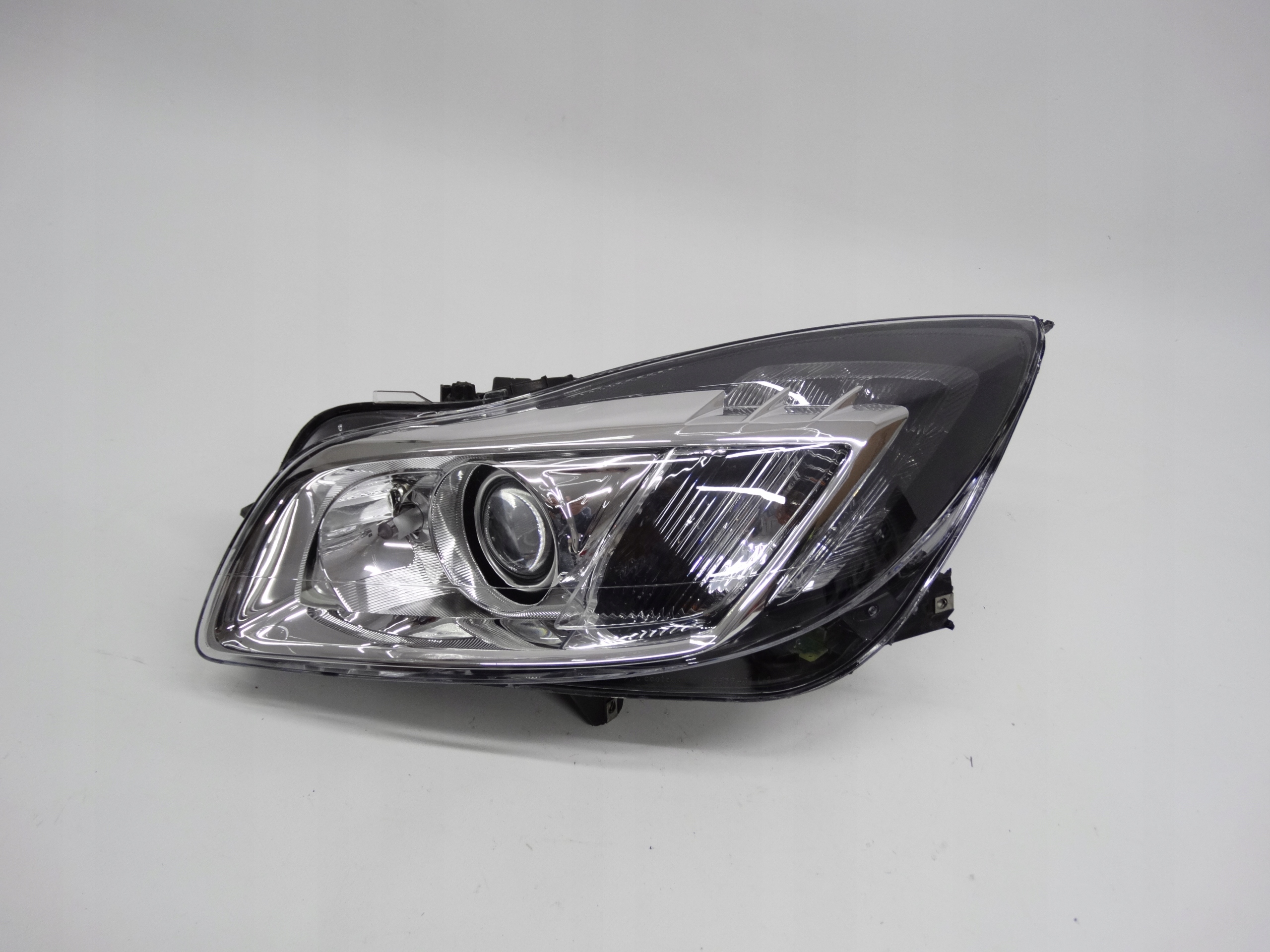 Second image of Opel Insignia A 08-13 lampa lewa Bi-Xenon skrętny + LED 22831928 oryginalna