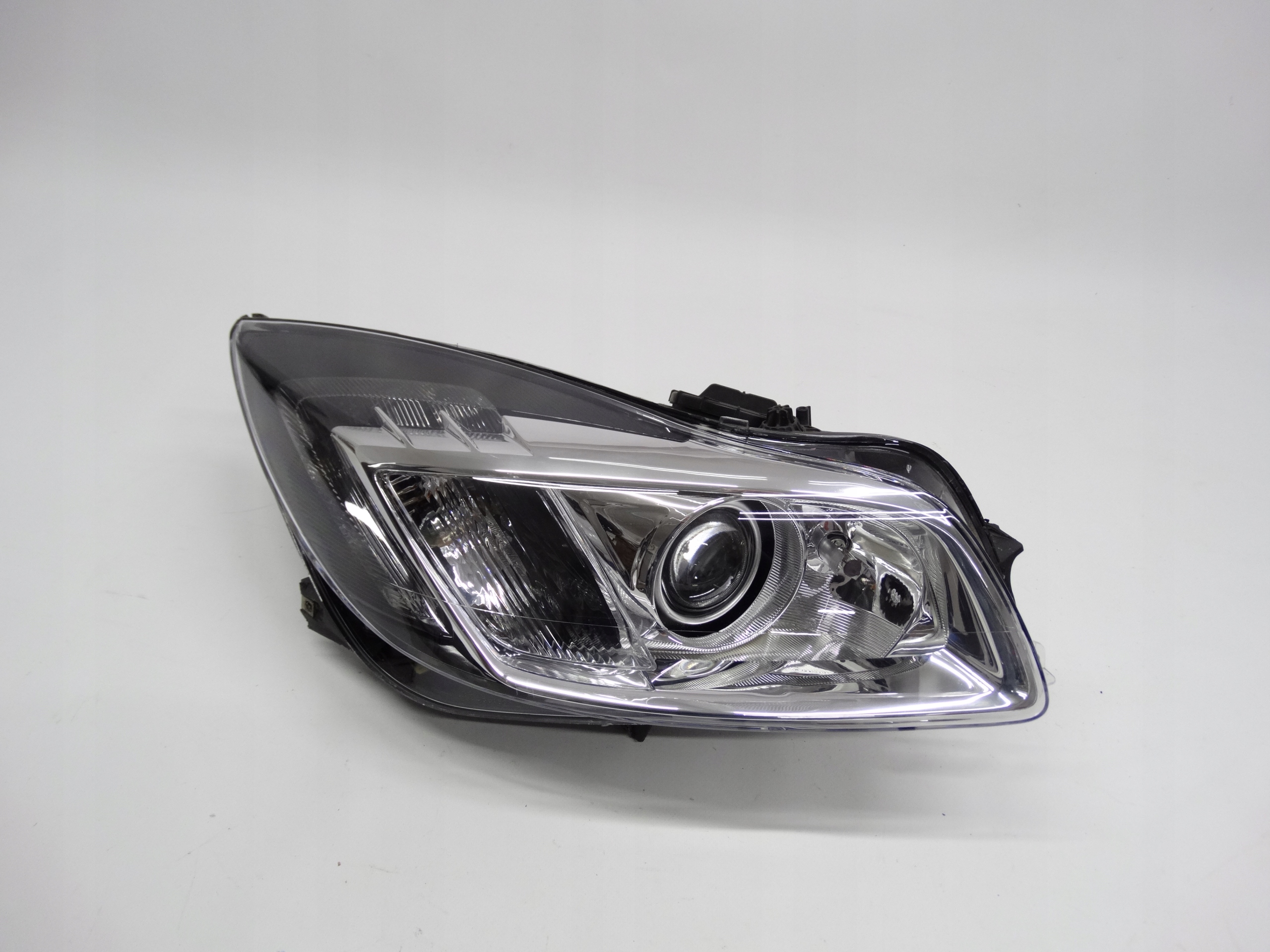 Second image of Opel Insignia A 08-13 lampa prawa Bi-Xenon skrętny + LED 13226793 oryginał