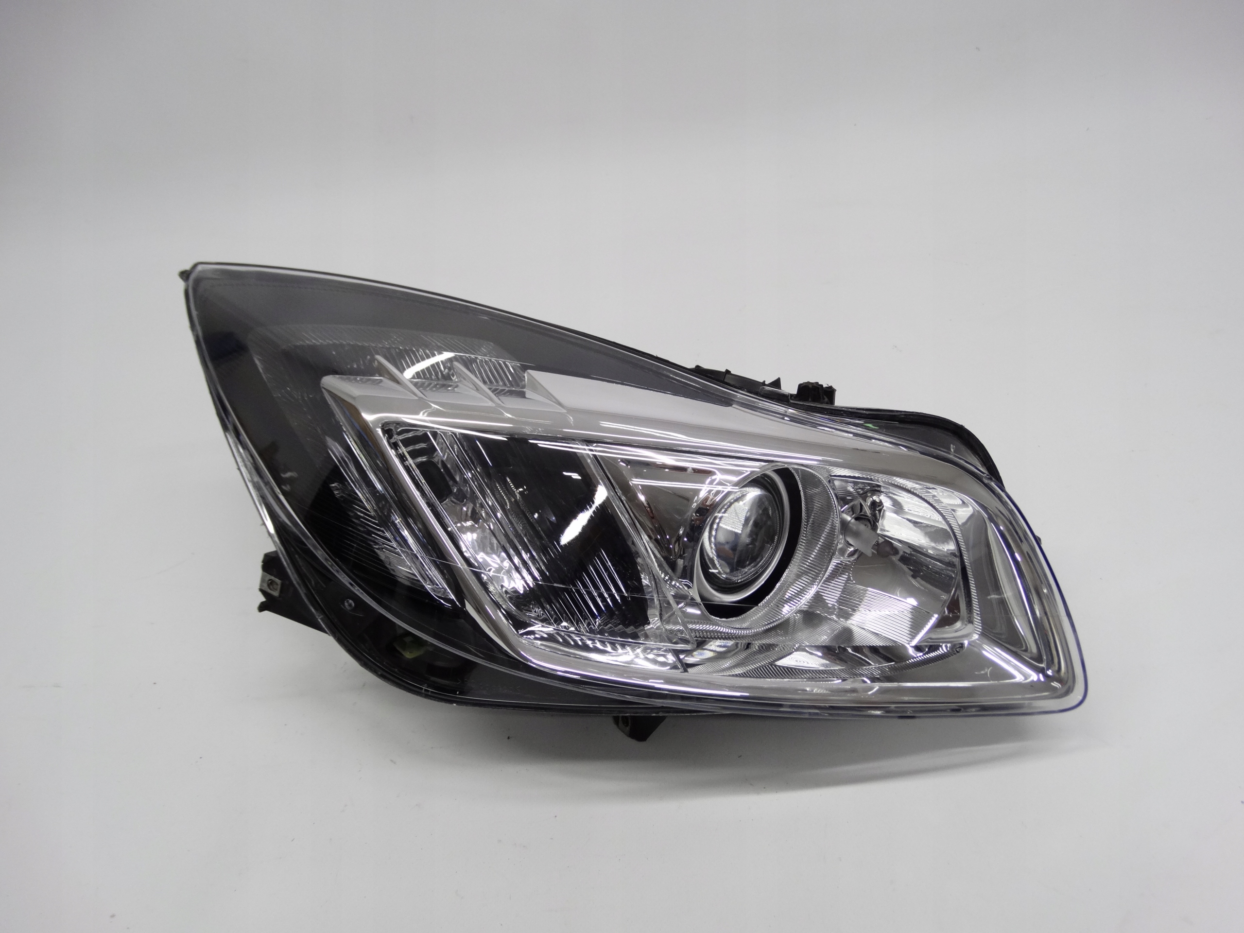 Second image of Opel Insignia A 08-13 lampa prawa Bi-Xenon skrętny + LED 22831929 oryginał