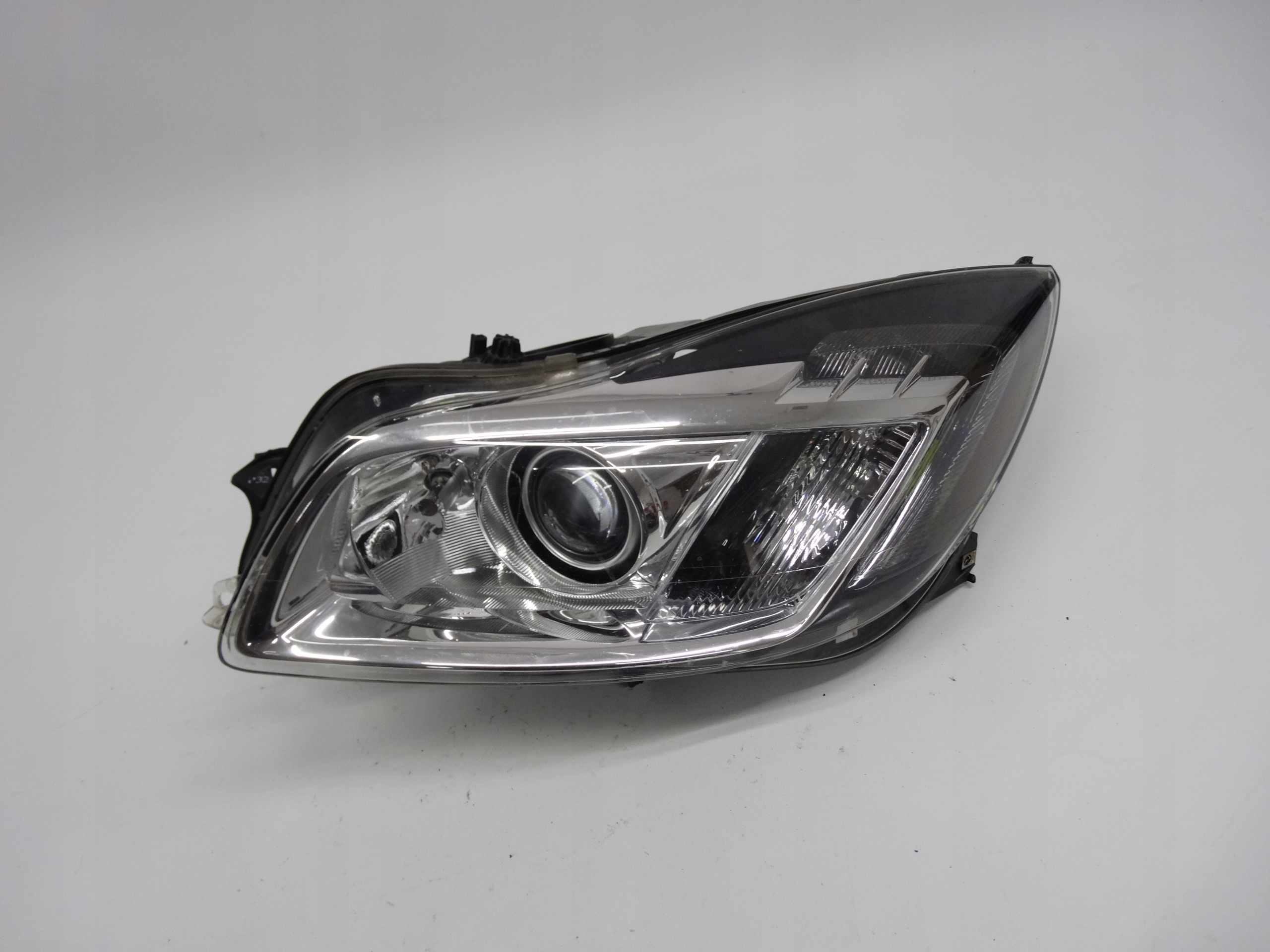 Second image of Opel Insignia A 08-13 lampa lewa Bi-Xenon skrętny + LED 22831928 oryginalna