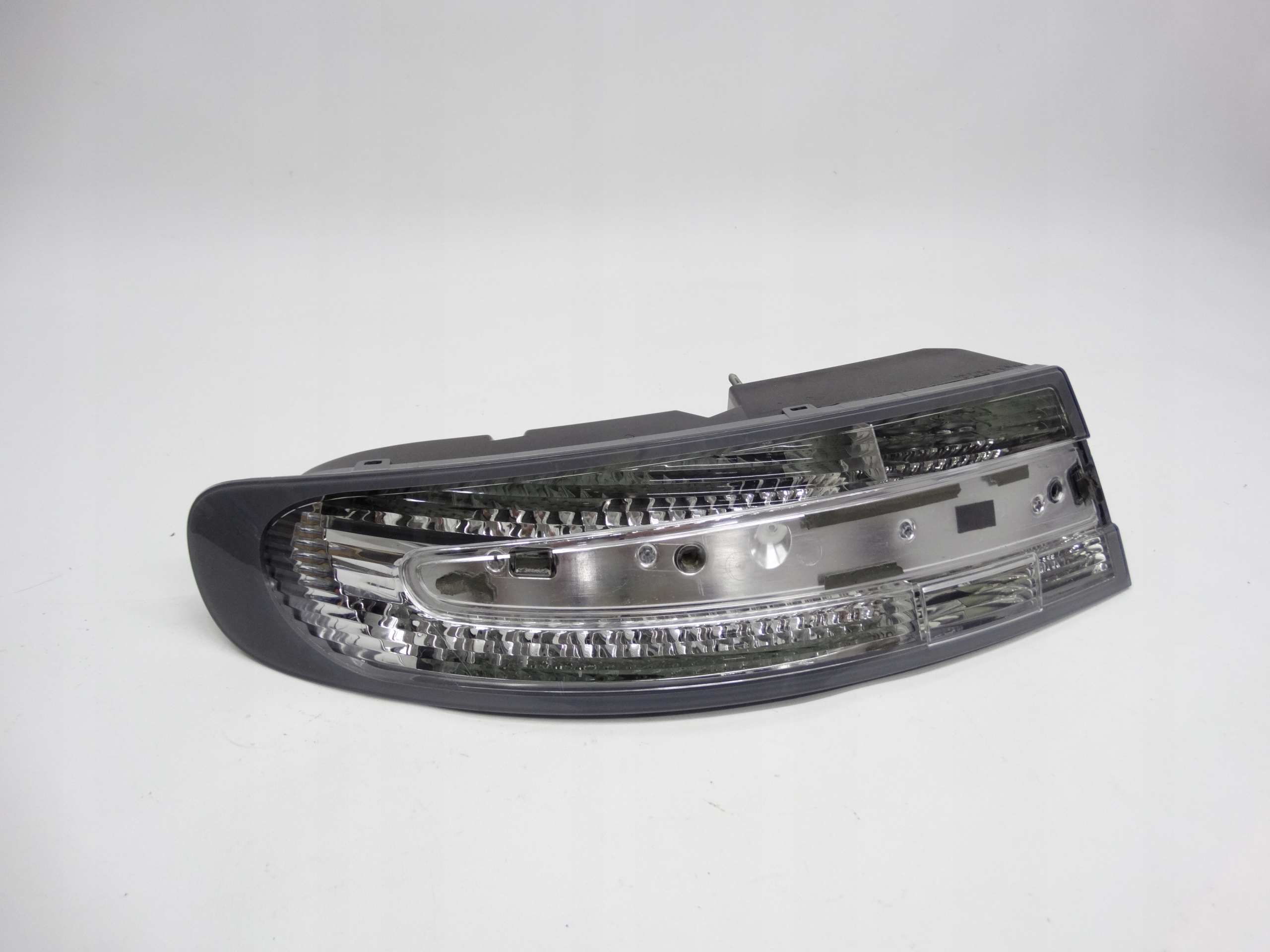 Second image of Aston Martin DB9 DBS Virage Rapide Vantage lampa lewa LED 8D33-13405-AE