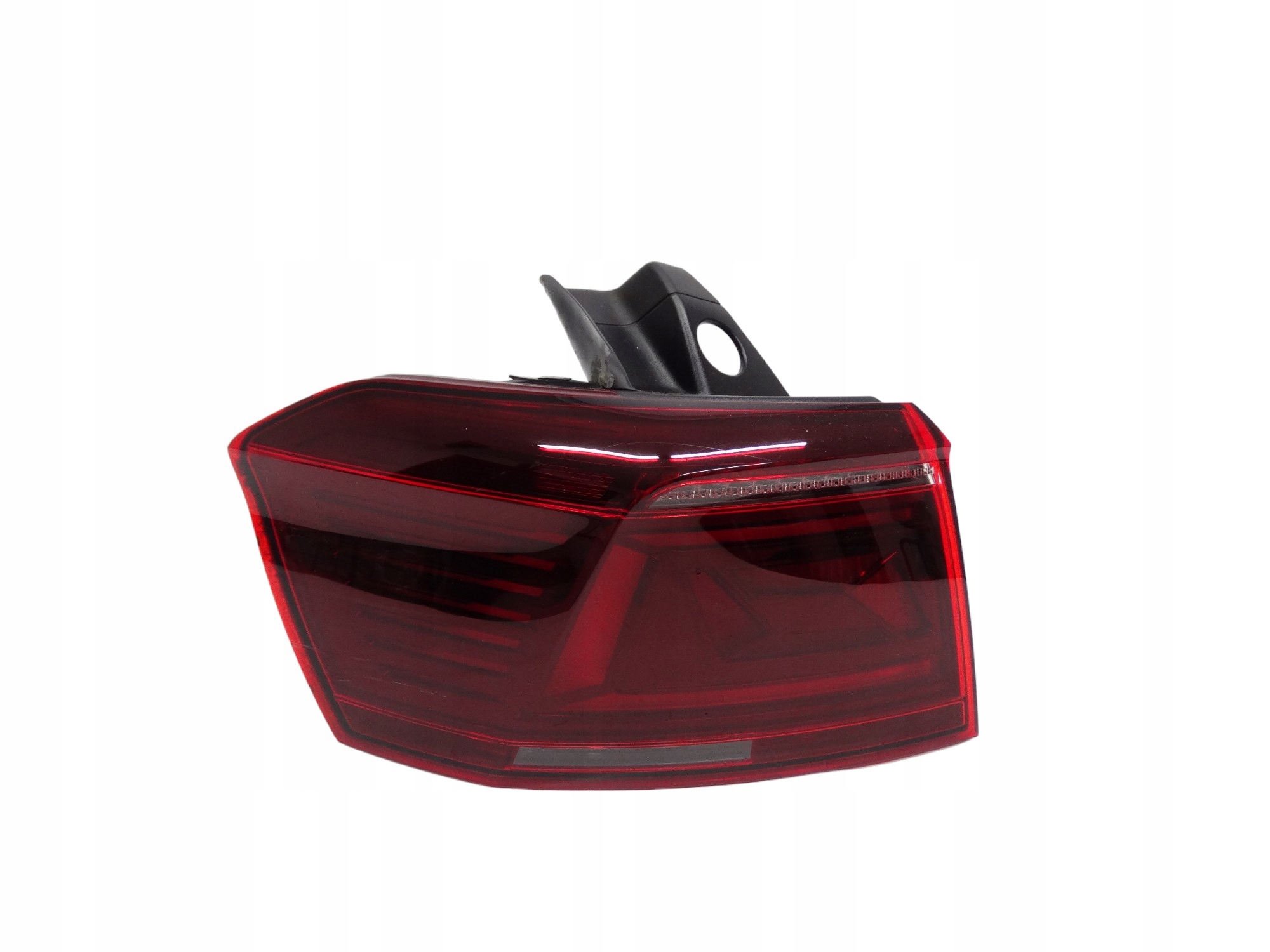 VW Passat B8 Kombi Lift R-Line 19-23 lampa LED w błotnik 3G9945207M