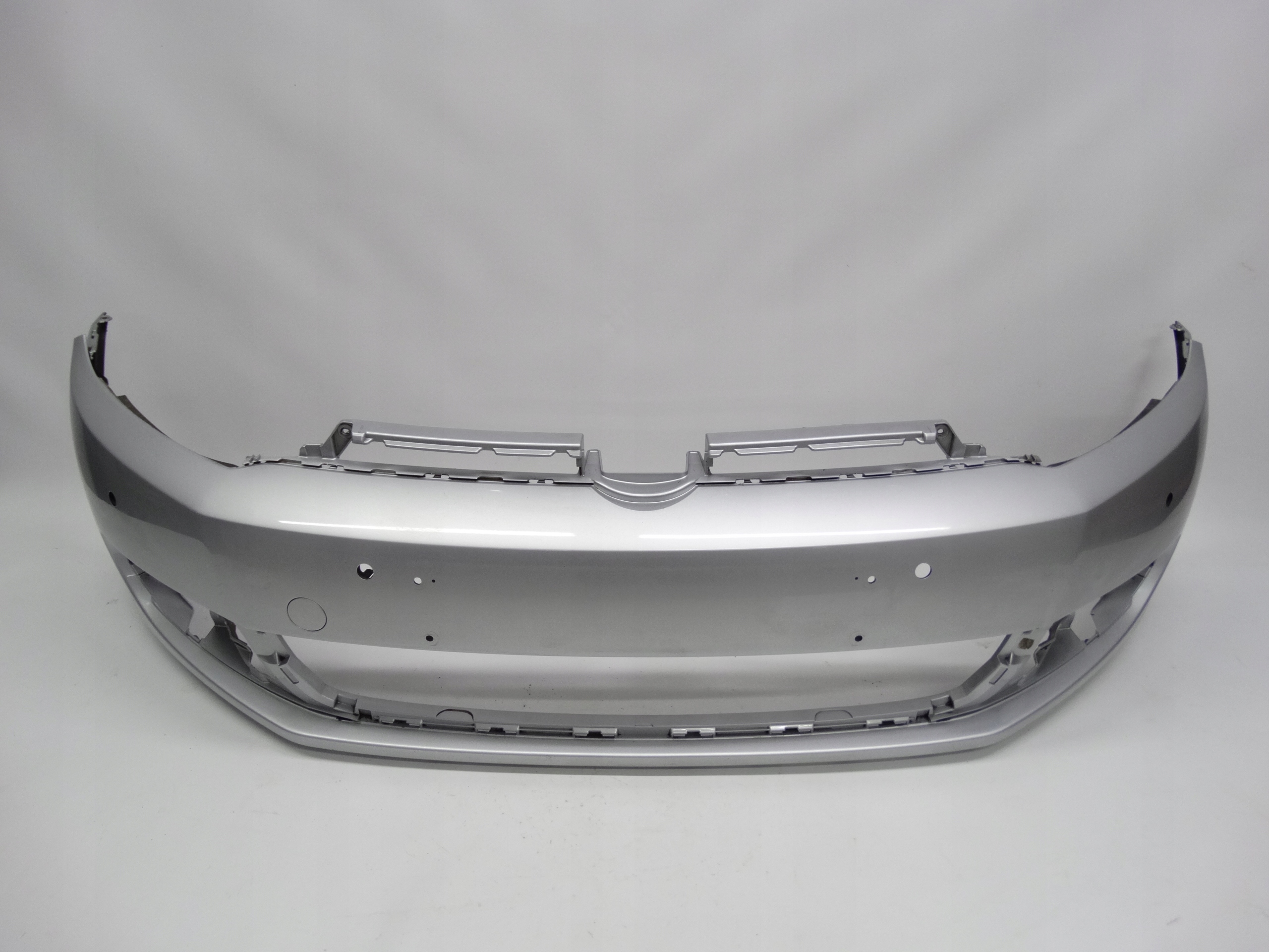 Second image of VW Golf VI Kombi Variant bez sprysk 09-14 zderzak przedni 1K9807221