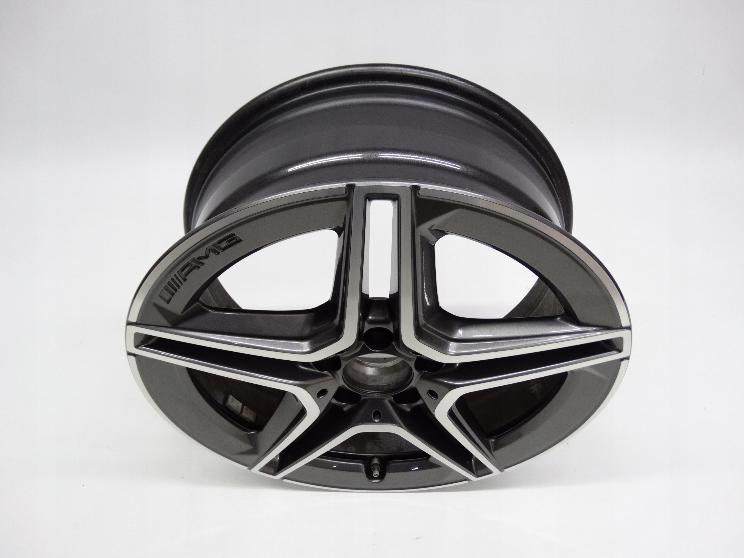 Second image of Mercedes A-Klasa W177 AMG felga 18 cali A1774011500 oryginalna