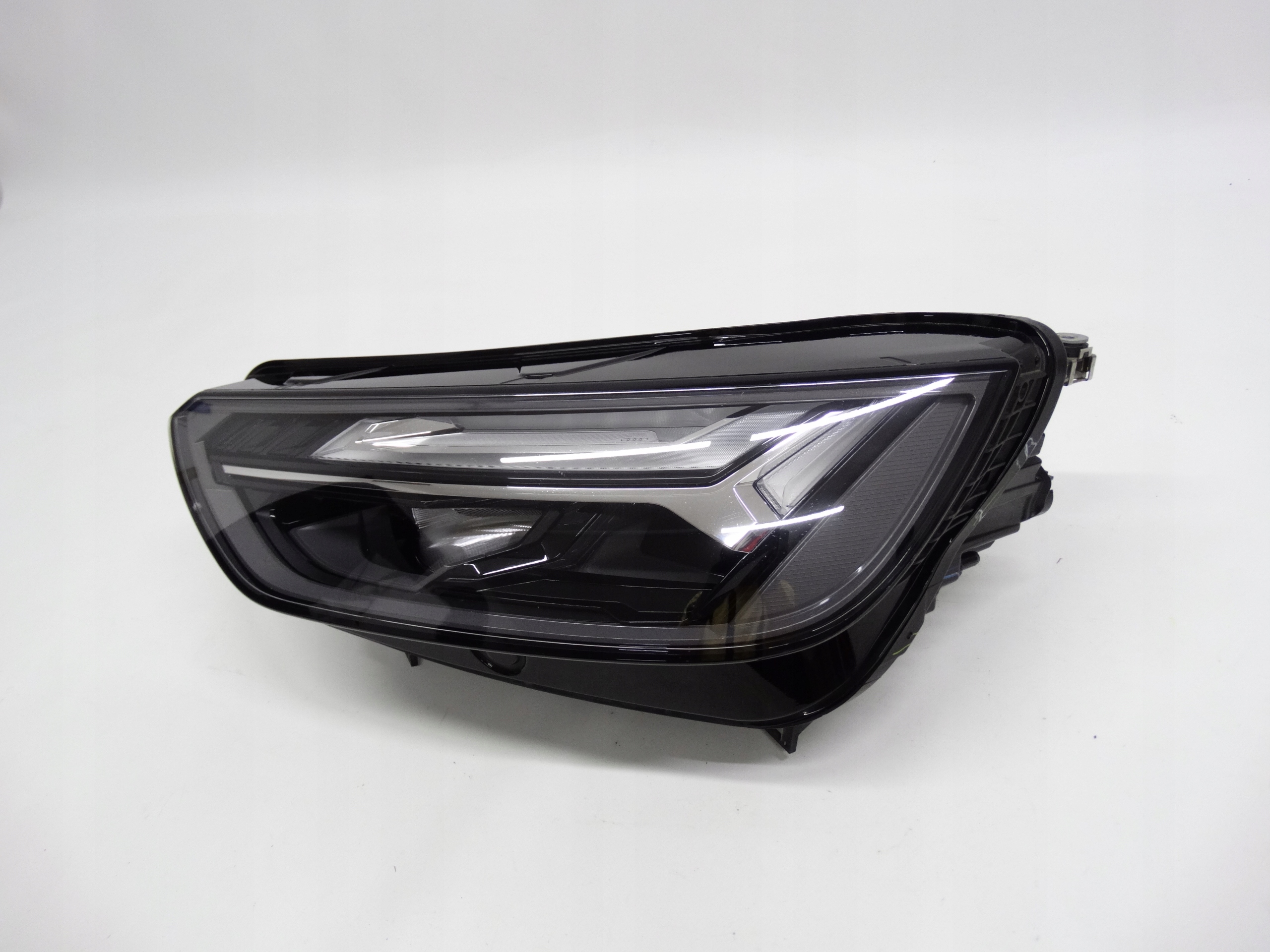 Second image of Audi Q5 II Lift 80A 20- lampa lewa Full LED 80A941033F oryginalna
