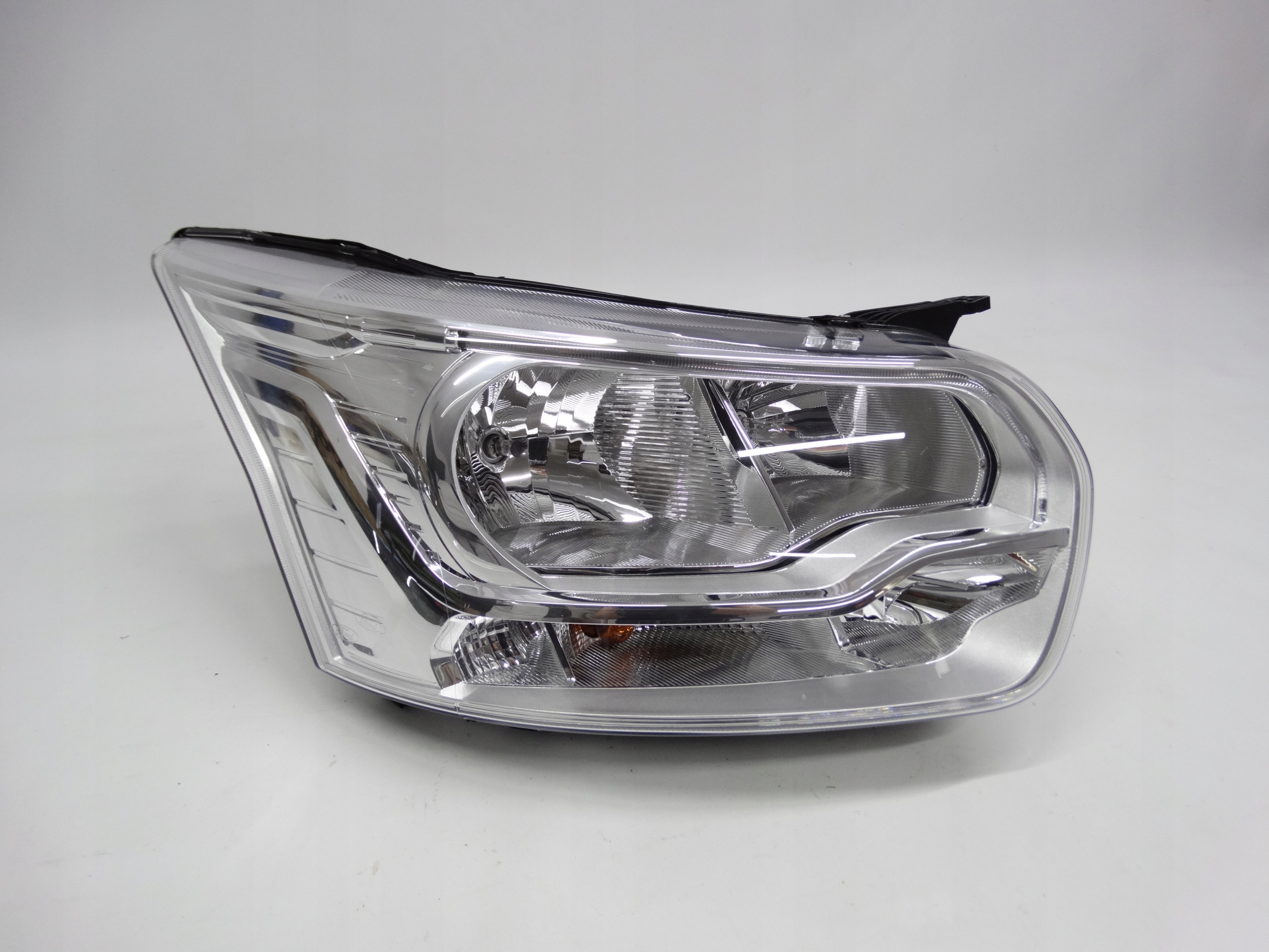 Second image of Ford Transit Mk8 Lift 19- lampa prawa zwykła BK31-13D152-BG oryginalna