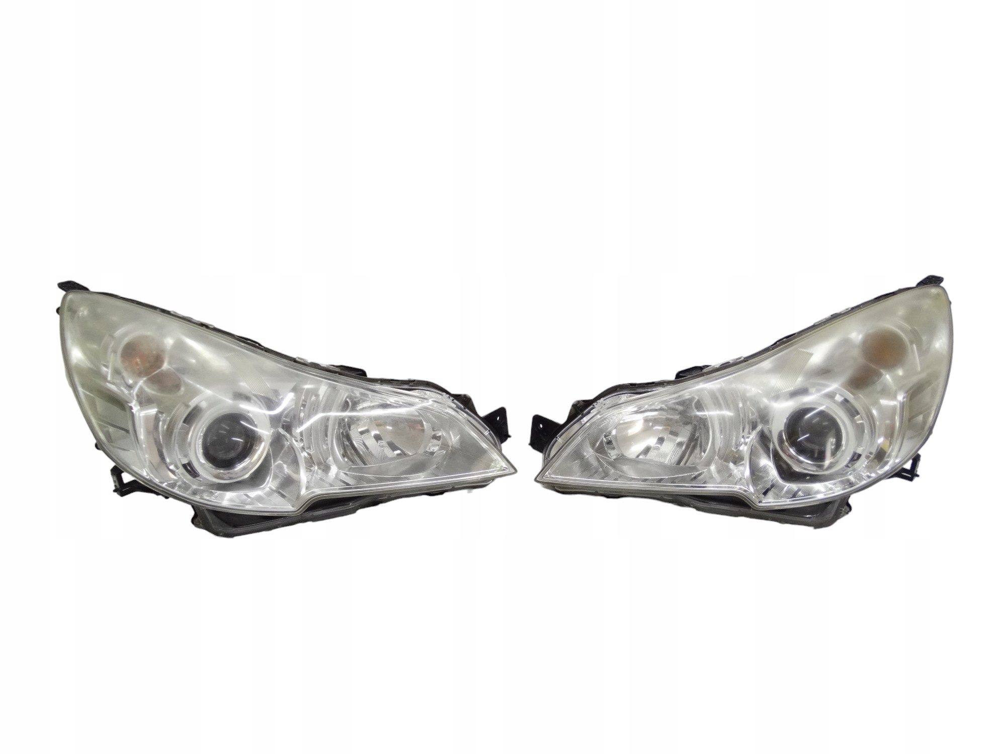 Subaru Legacy V Outback IV 09-14 lampy L+P Xenon 84001AJ112 84001AJ102