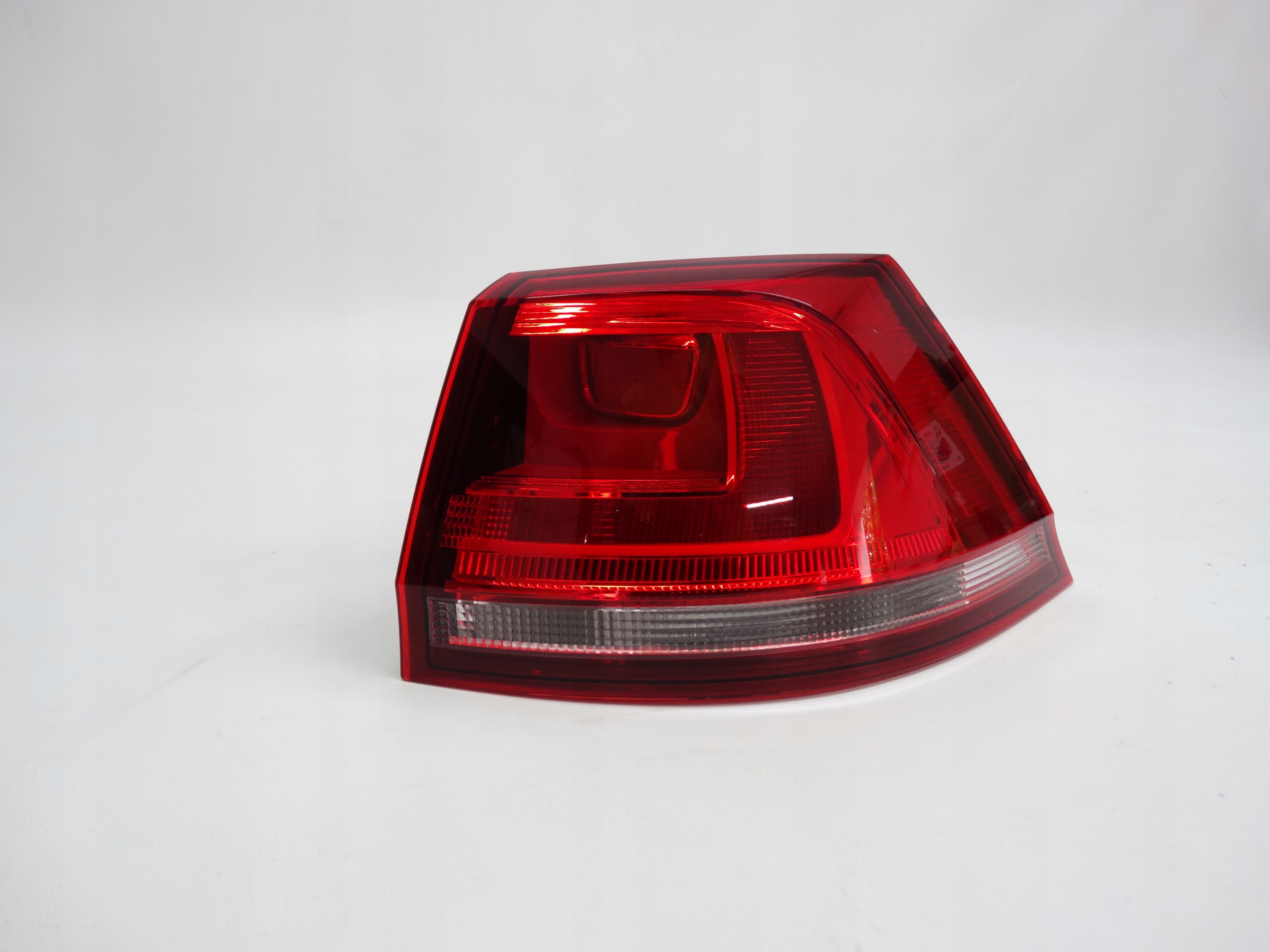 Second image of VW Golf VII Kombi 12-16 lampa tylna prawa w błotnik 5G9945096C oryginalna