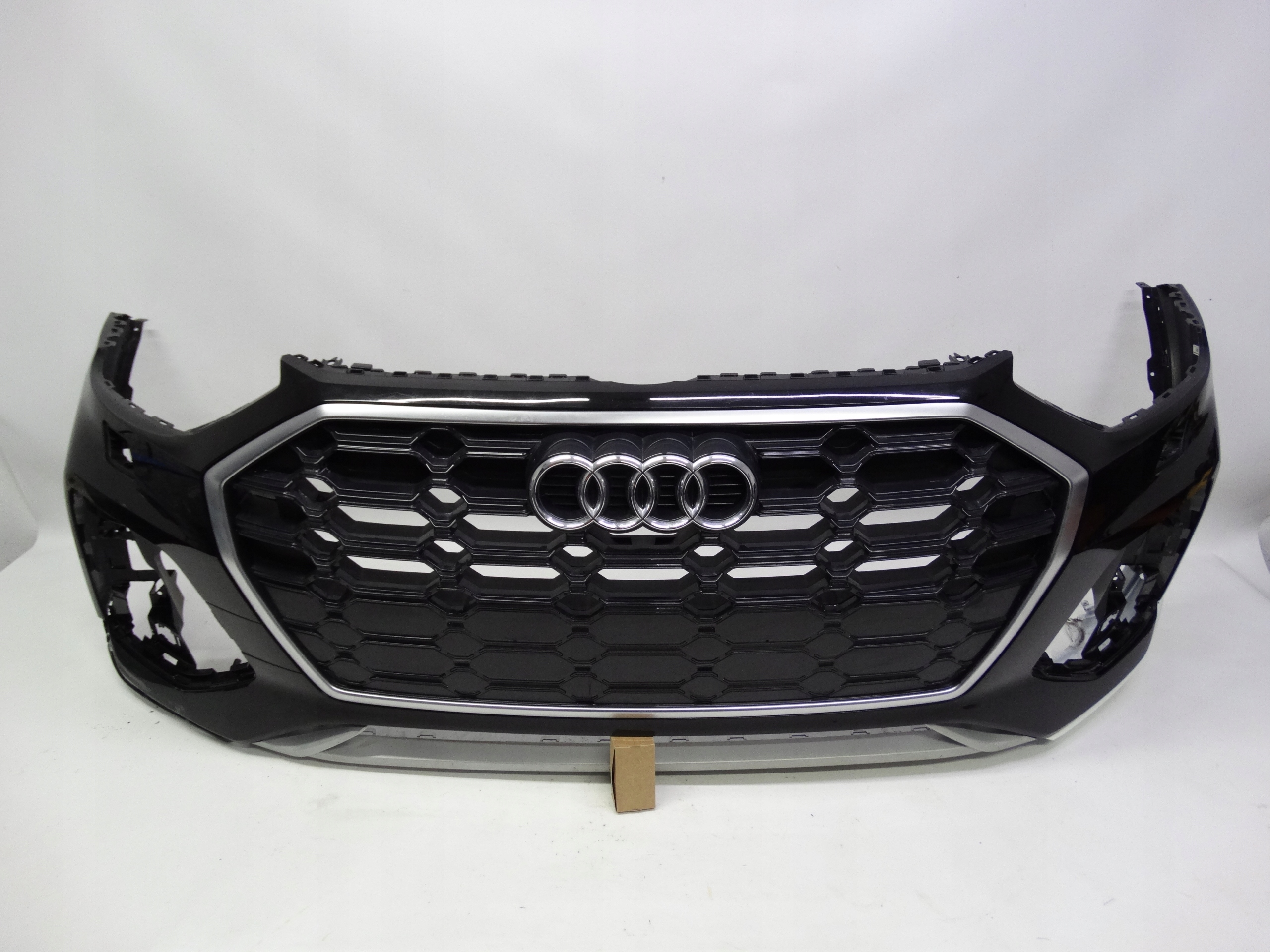 Second image of Audi Q5 II Lift S-Line 20- zderzak przedni oryginalny 80A807437Q