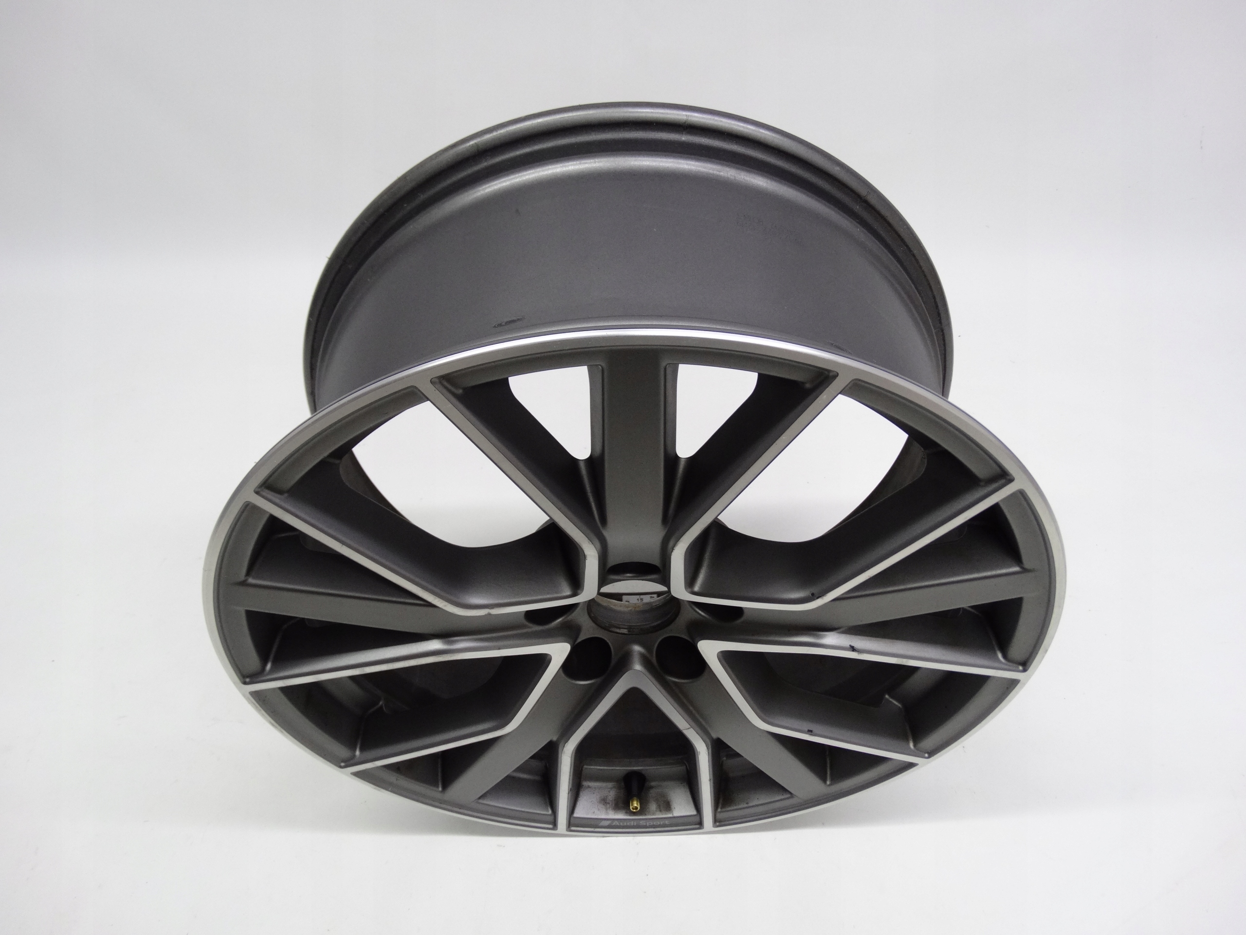 Second image of Audi S4 RS4 A4 B9 8W felga 19 cali 8W0601025DH oryginalna Audi Sport