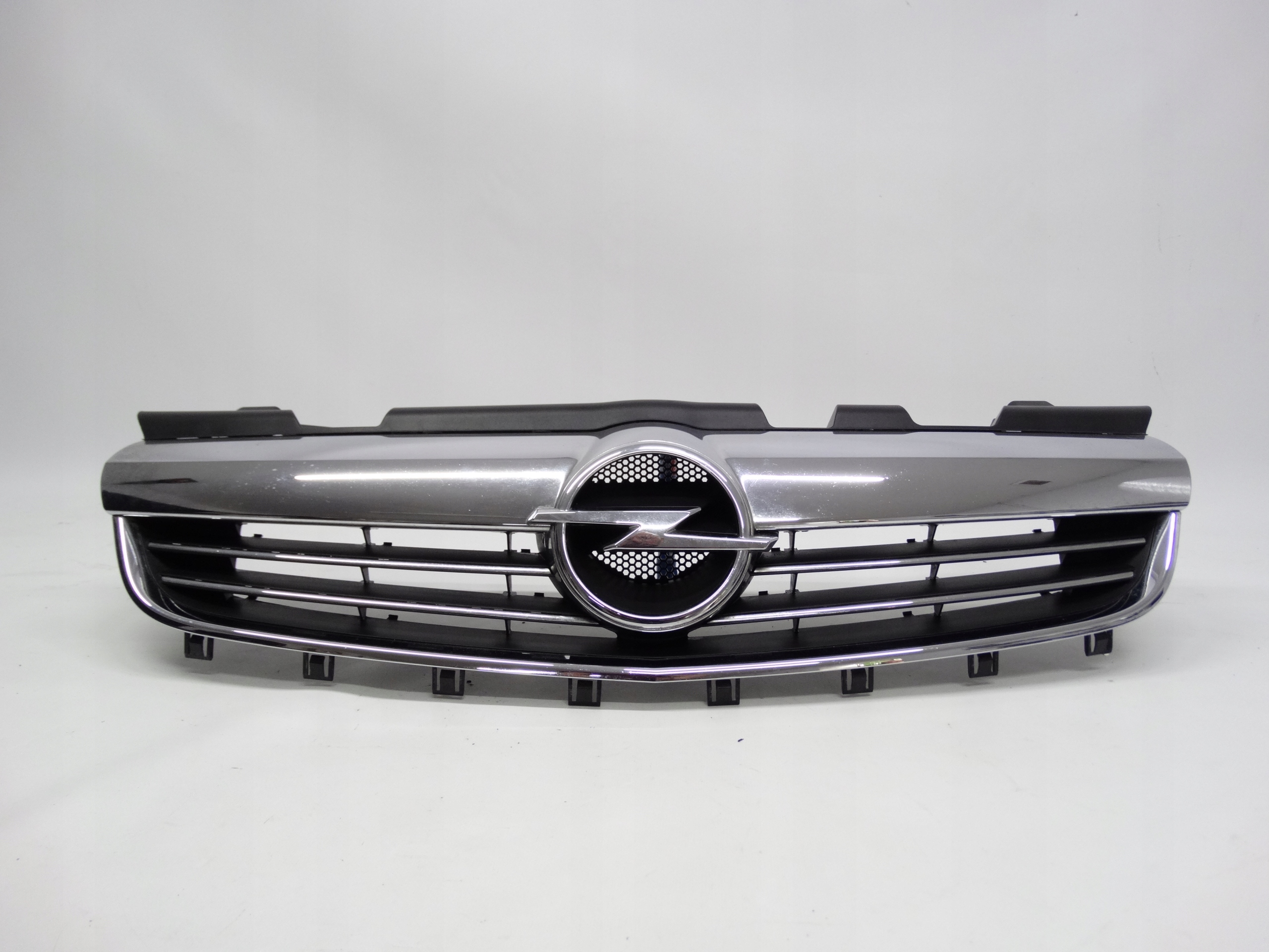 Second image of Opel Zafira B Lift 08-14 grill atrapa chłodnicy 13247331 oryginalna