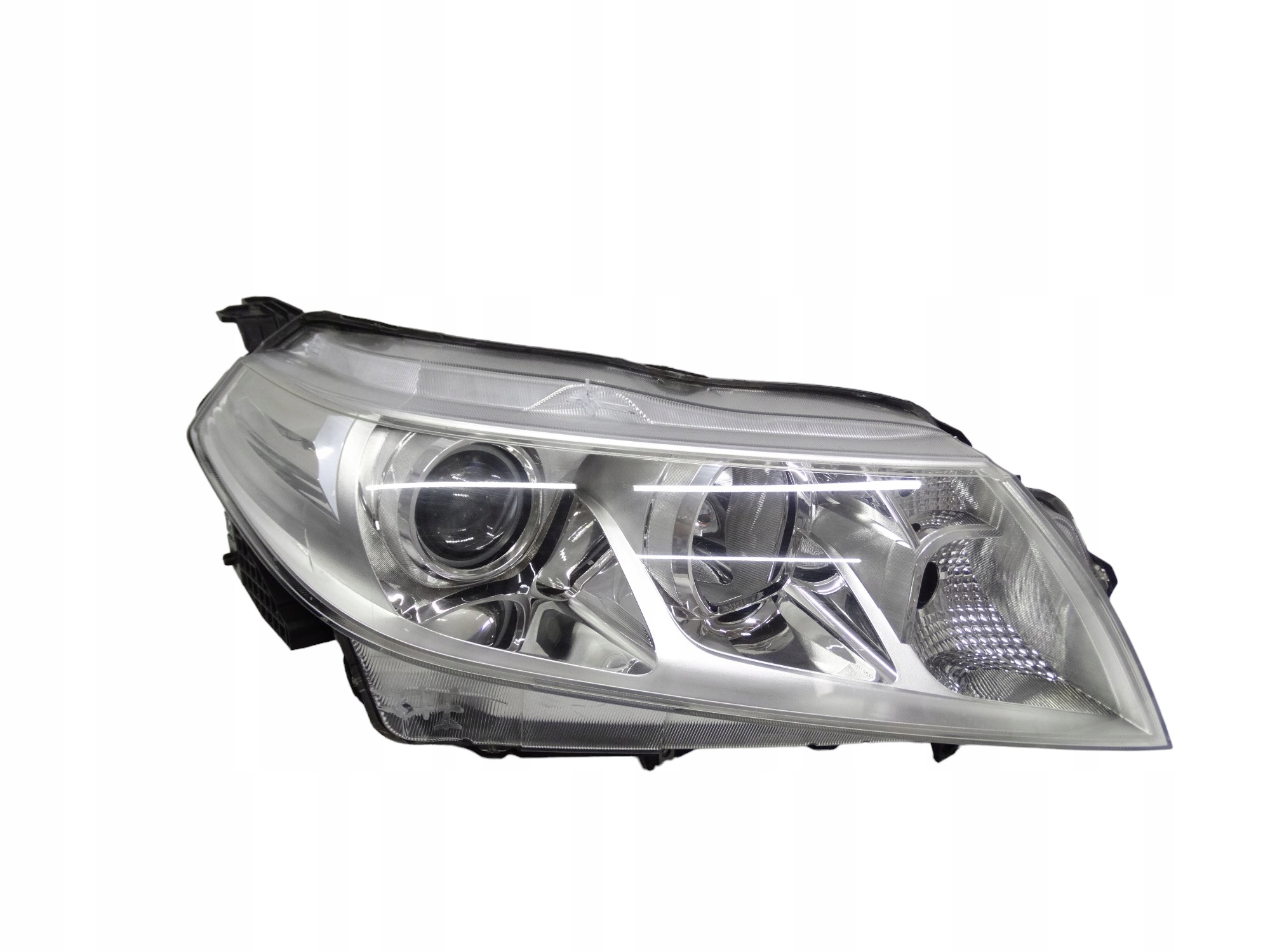 Suzuki Vitara III 15-24 lampa prawa zwykła KOITO 100-18097 oryginalna