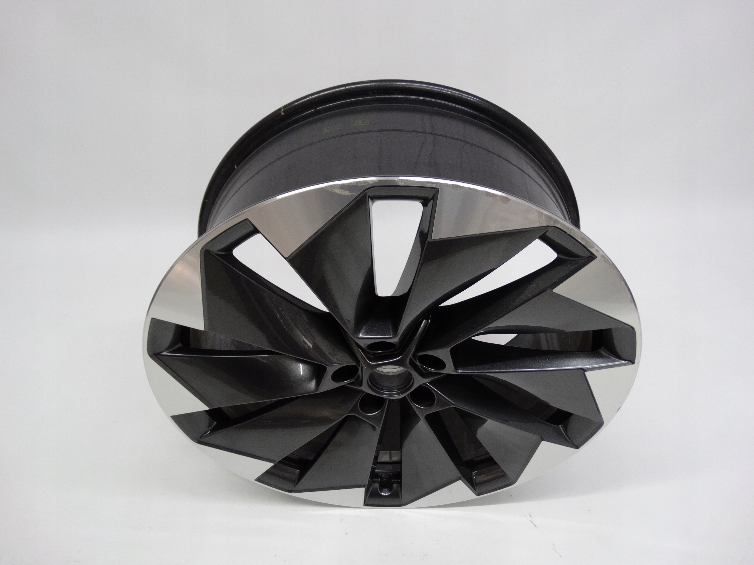 Second image of Skoda Enyaq iV felga 21 cali 5LA601025BL oryginalna