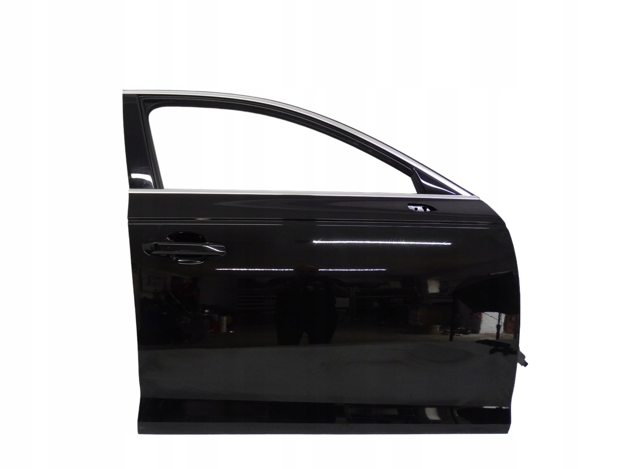 Audi A4 B9 8W 15-19 przed liftem drzwi prawe przednie oryginalne
