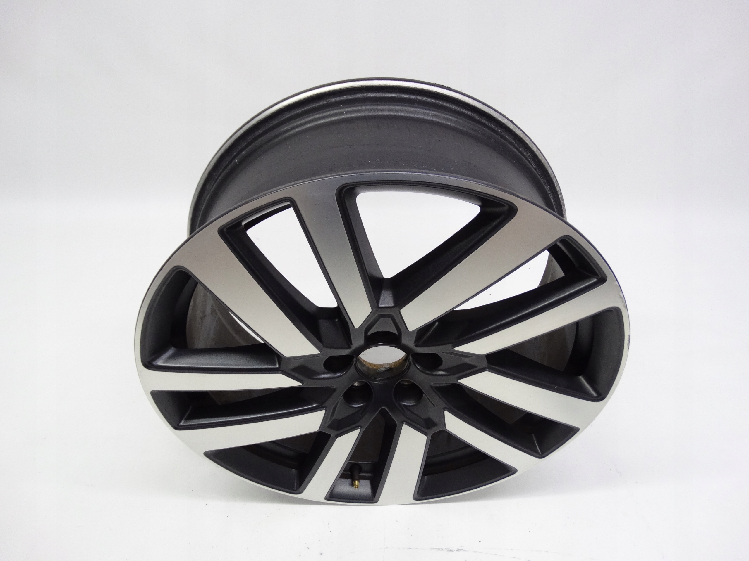 Second image of Volvo V90 Cross Country V90CC S90 V90 felga 20 cali 32243400 oryginalna