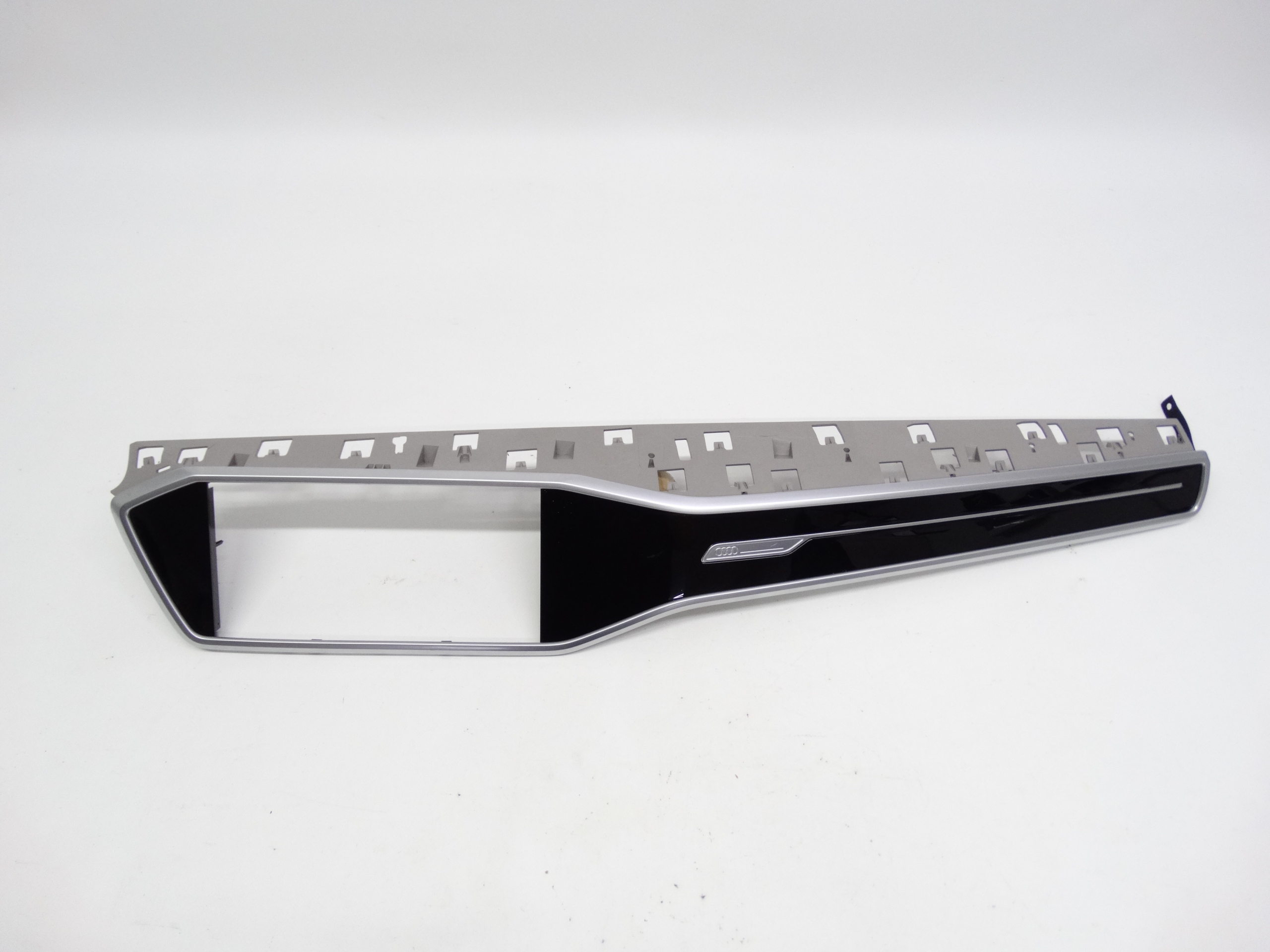 Second image of Audi A6 C8 4K dekor konsoli deski rozdzielczej 4K1857200D oryginalny