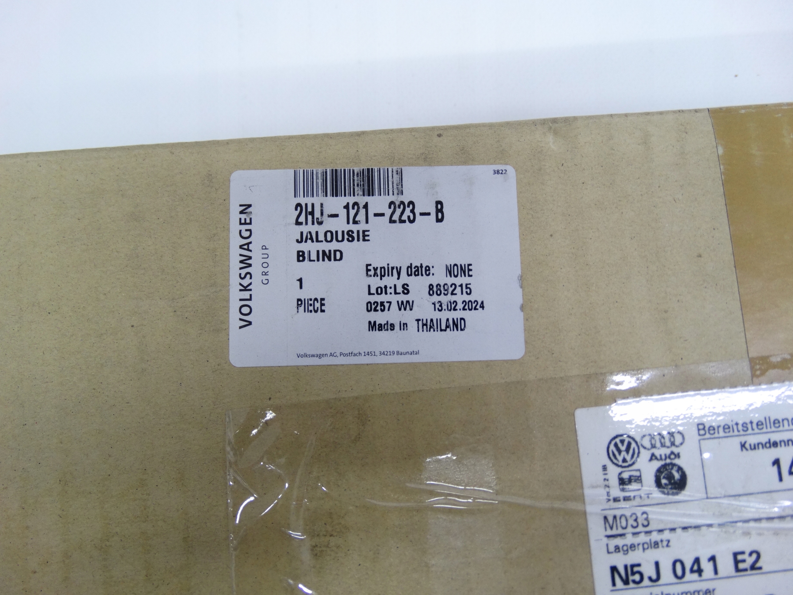 Second image of VW Amarok II Ford Ranger VI żaluzja kierownicy powietrza 2HJ121223B NOWE