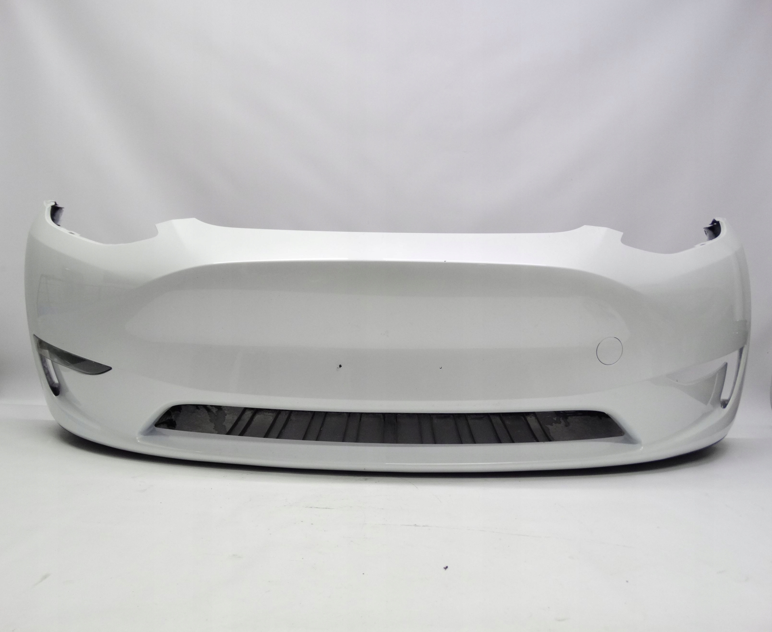 Second image of Tesla Model Y 2020- zderzak przedni 1493745-00-A oryginalny