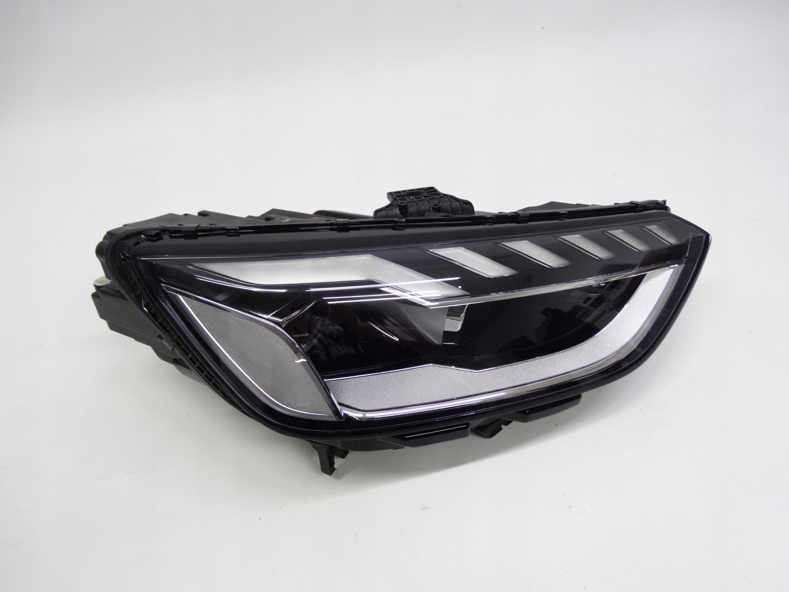 Second image of Audi A4 B9 Lift 8W 19- lampa prawa Matrix LED 8W0941034D oryginalna