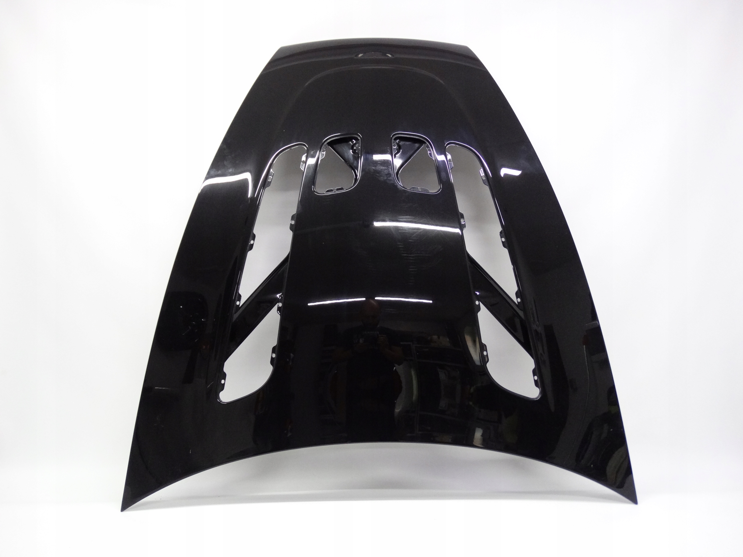 Second image of Aston Martin V12 Vantage 5.9L 09-18 maska pokrywa oryginalna BD23-16612-AC