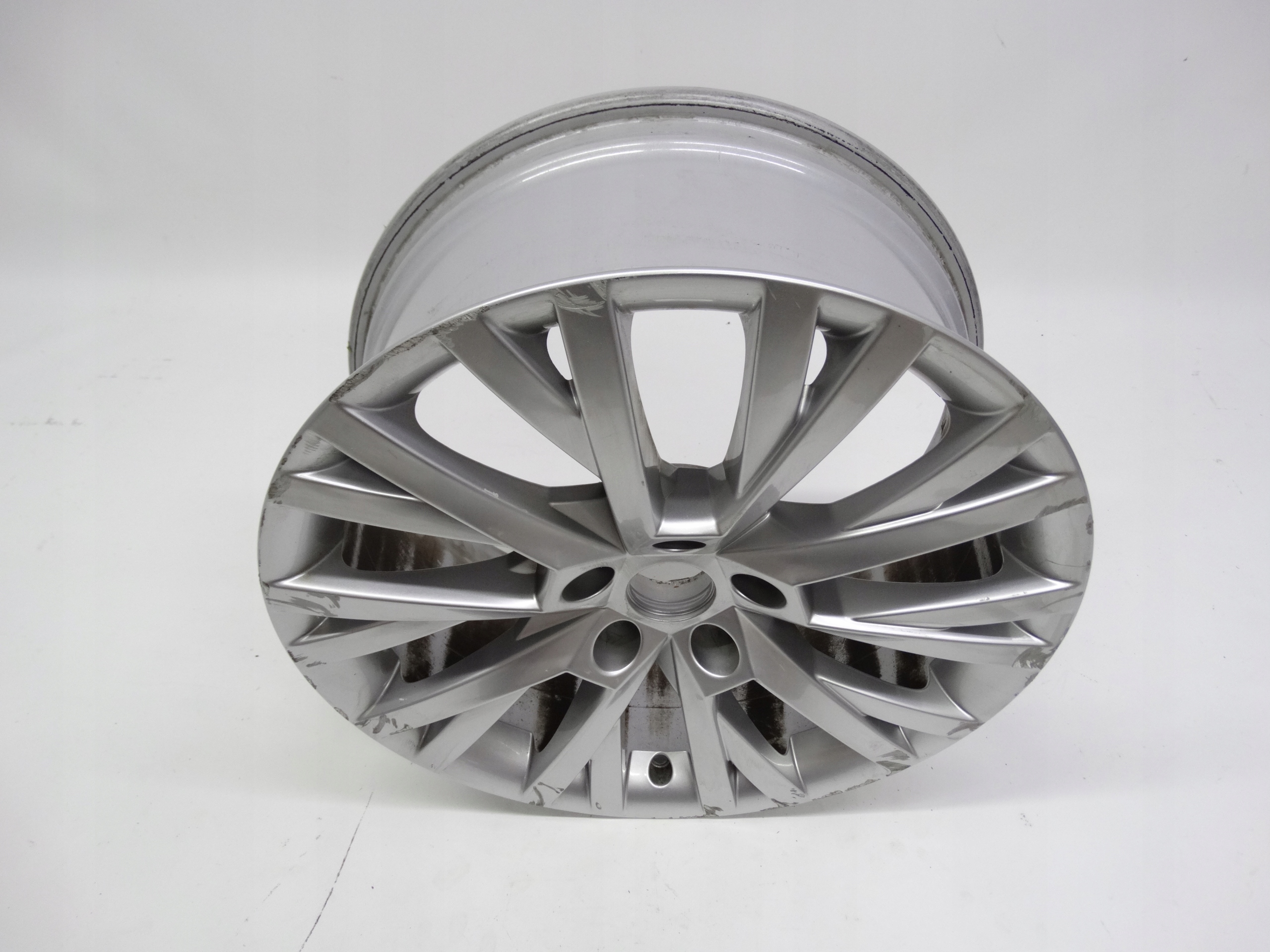 Second image of Skoda SuperB III 3V0 felga 18 cali 3V0601025AN oryginalna