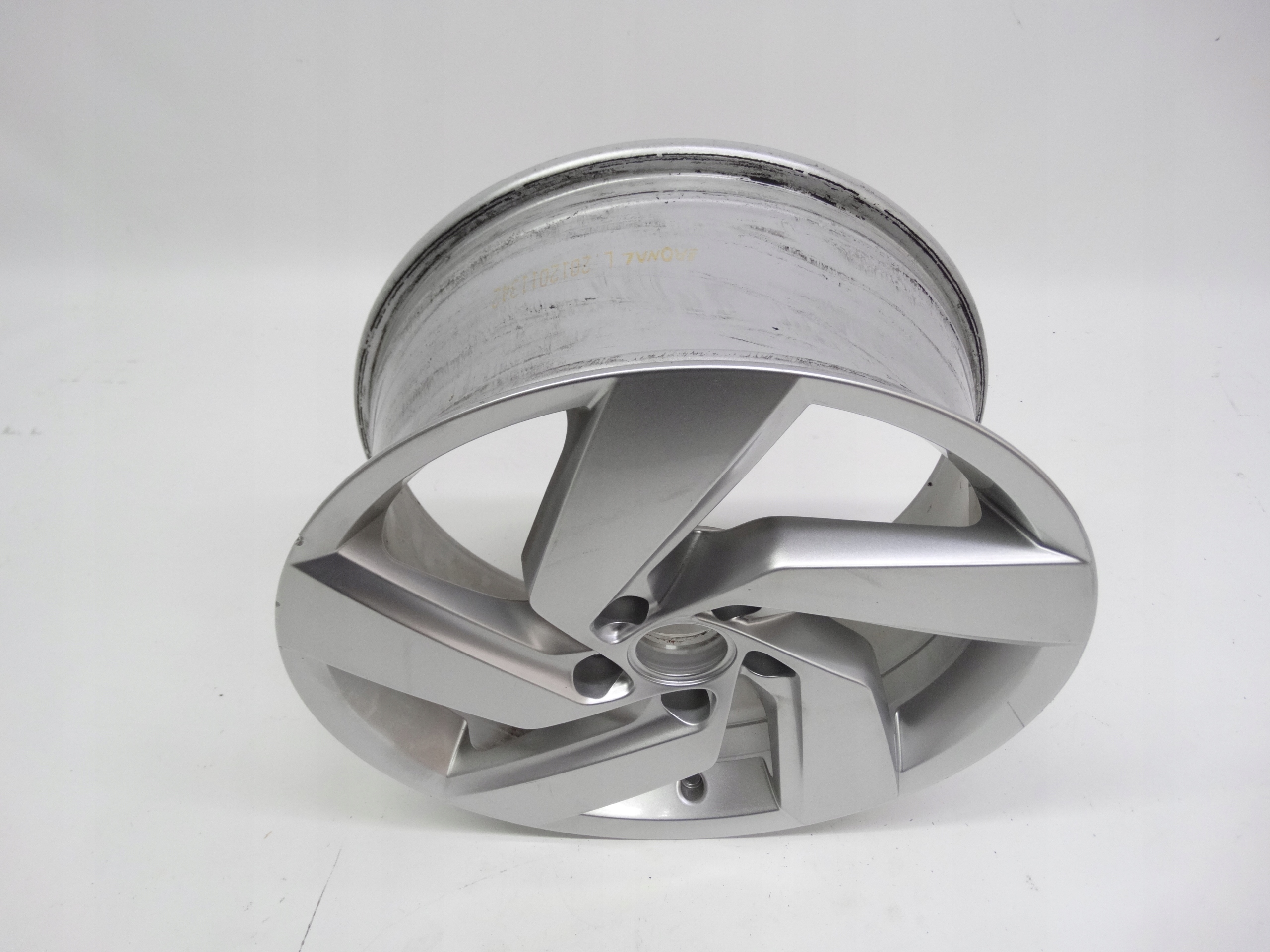 Second image of VW Golf VIII 5H0 felga 17 cali 5H0601025E oryginalna