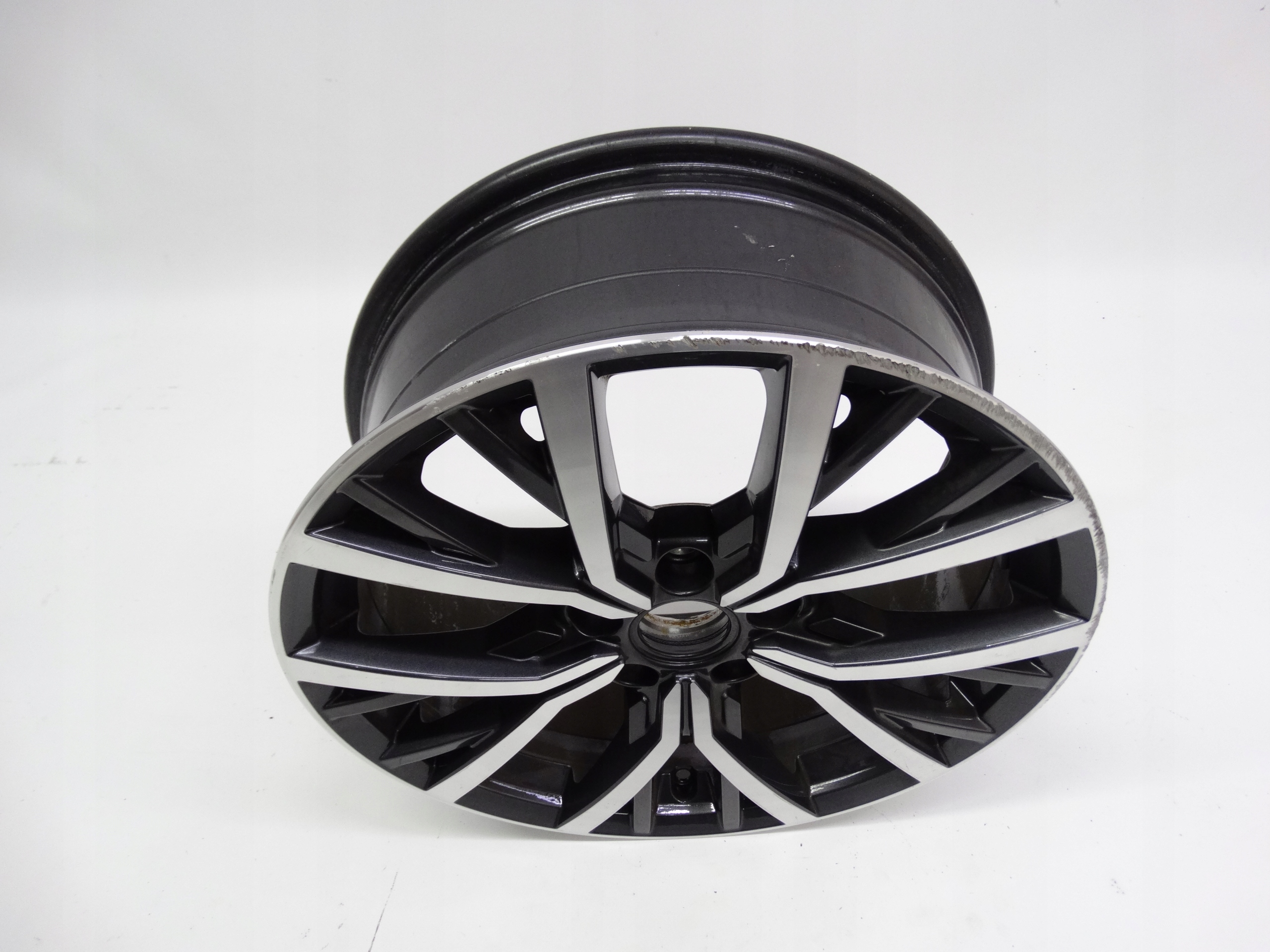 Second image of VW Tiguan II 5NA felga 17 cali 5NA601025AA oryginalna