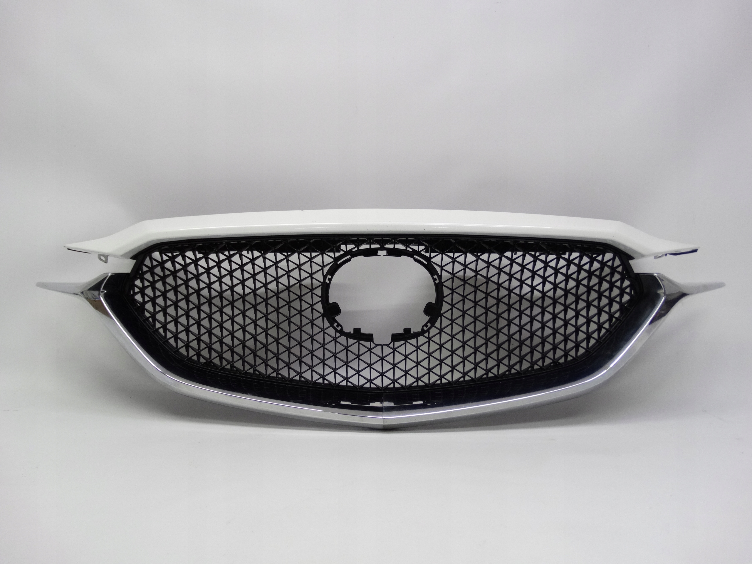 Second image of Mazda CX-5 II 17-21 grill atrapa KB8B-50719 oryginalna
