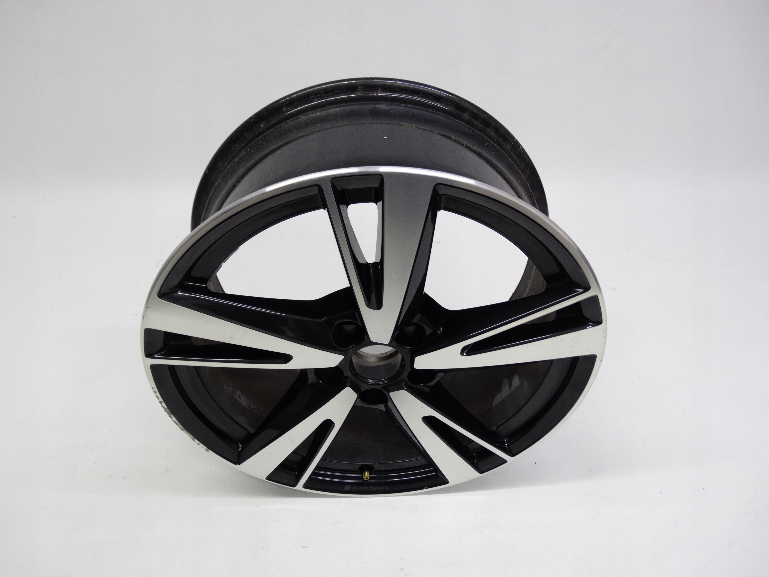 Second image of Audi A3 8Y felga 18 cali 8Y0601025N oryginalna