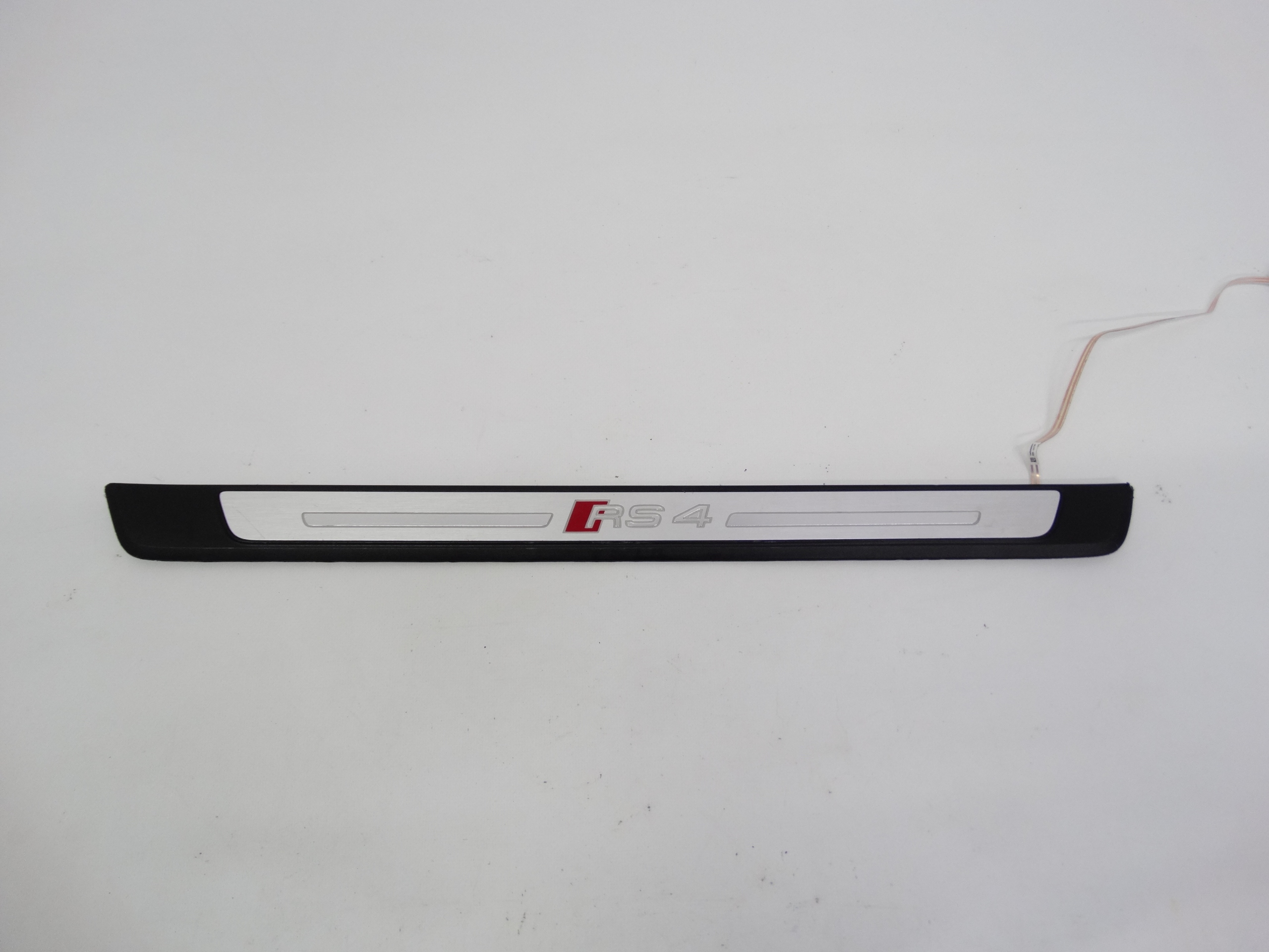 Second image of Audi RS4 B9 8W 16- listwa LED progu podświetlana prawa przednia 8W0947418D