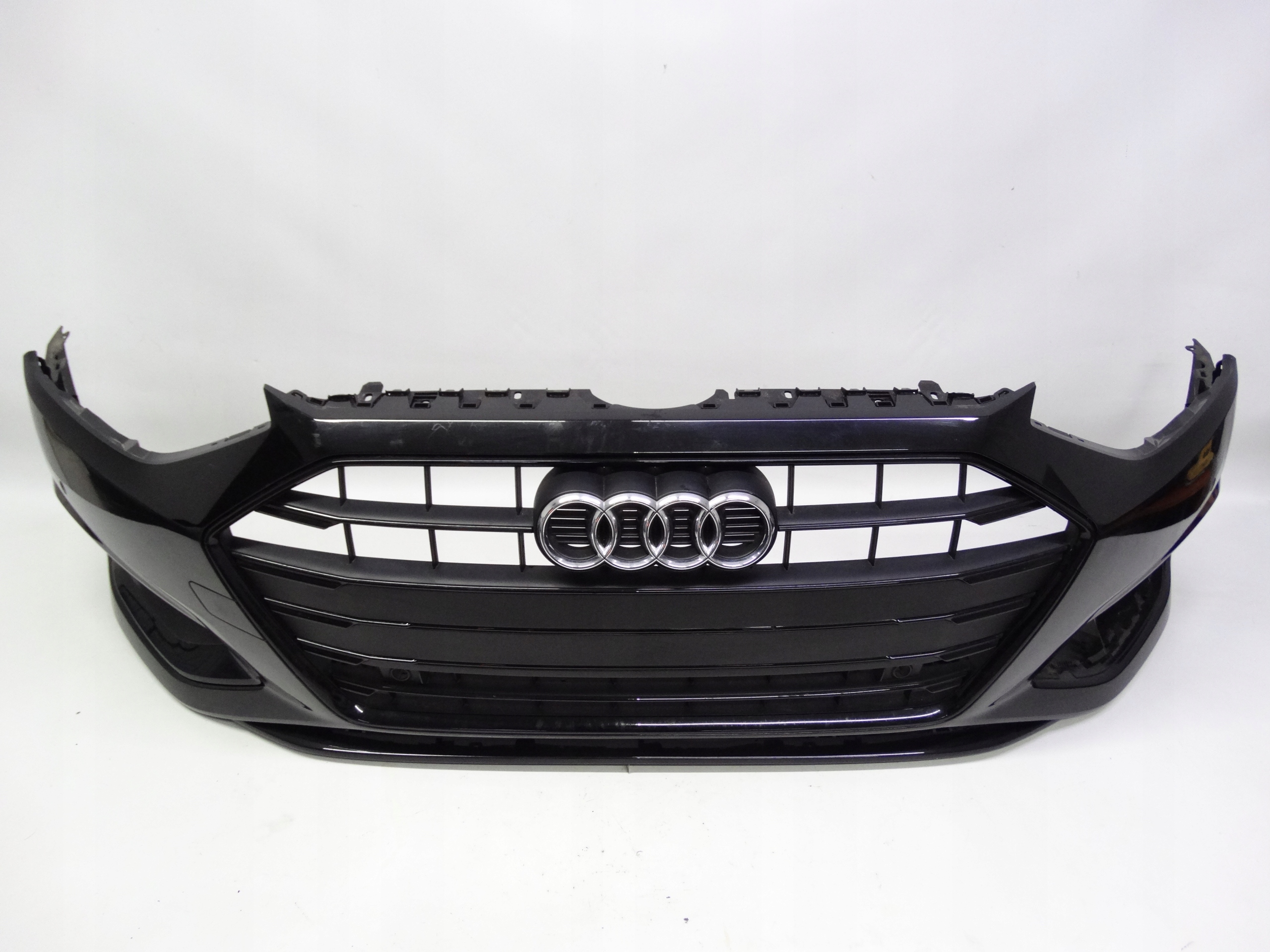 Second image of Audi A4 B9 Lift 8W 20-24 zderzak przedni oryginalny 8W0807437AJ