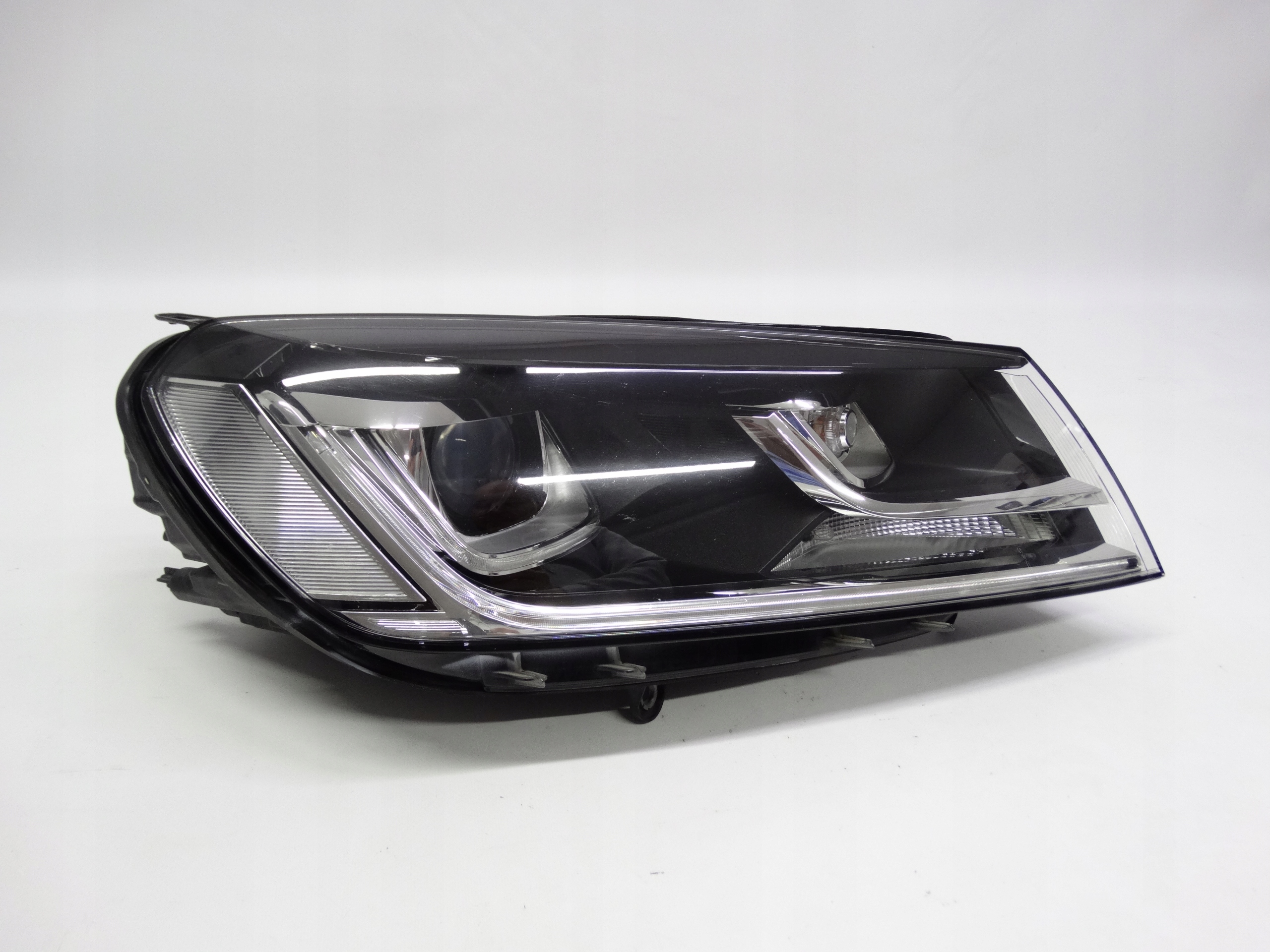 Second image of VW Touareg II Lift 14-18 Bi-Xenon LED skrętny 7P1941034A prawa oryginalna