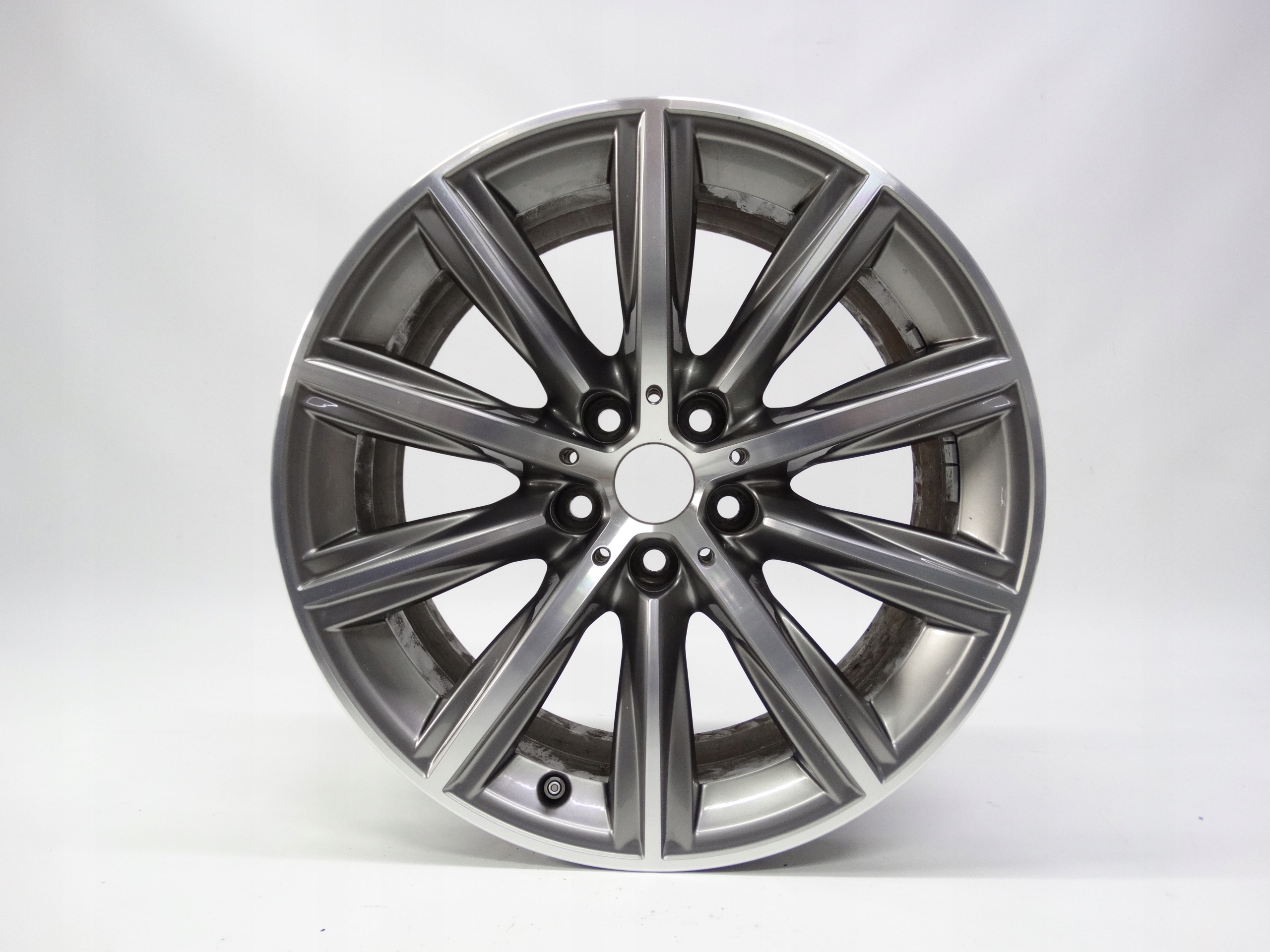 Second image of BMW 5 G30 G31 felga 18 cali 6874440 6874441 oryginalna