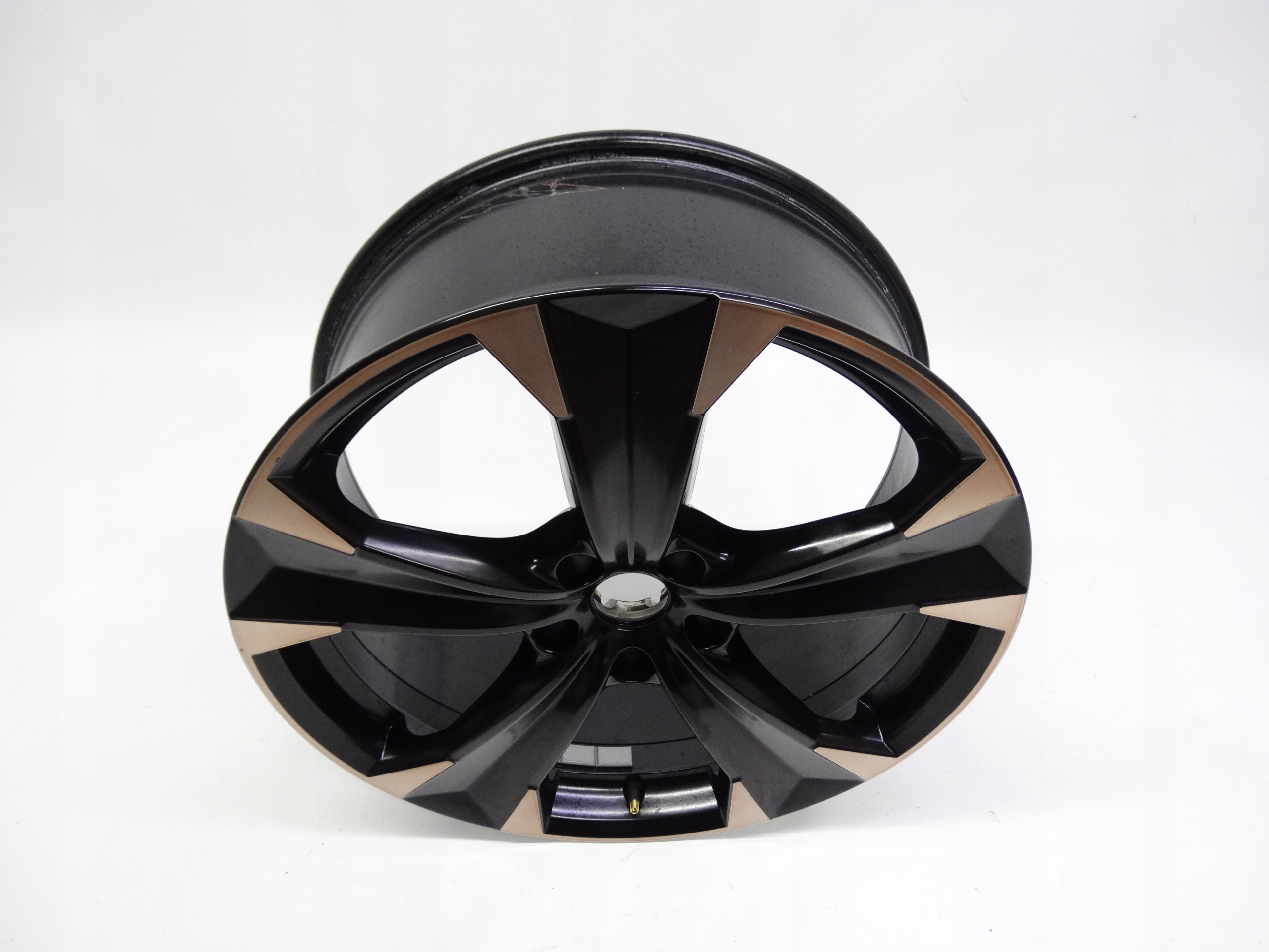 Second image of Seat Ateca Cupra felga 19 cali 575601025T 575601025AS oryginalna