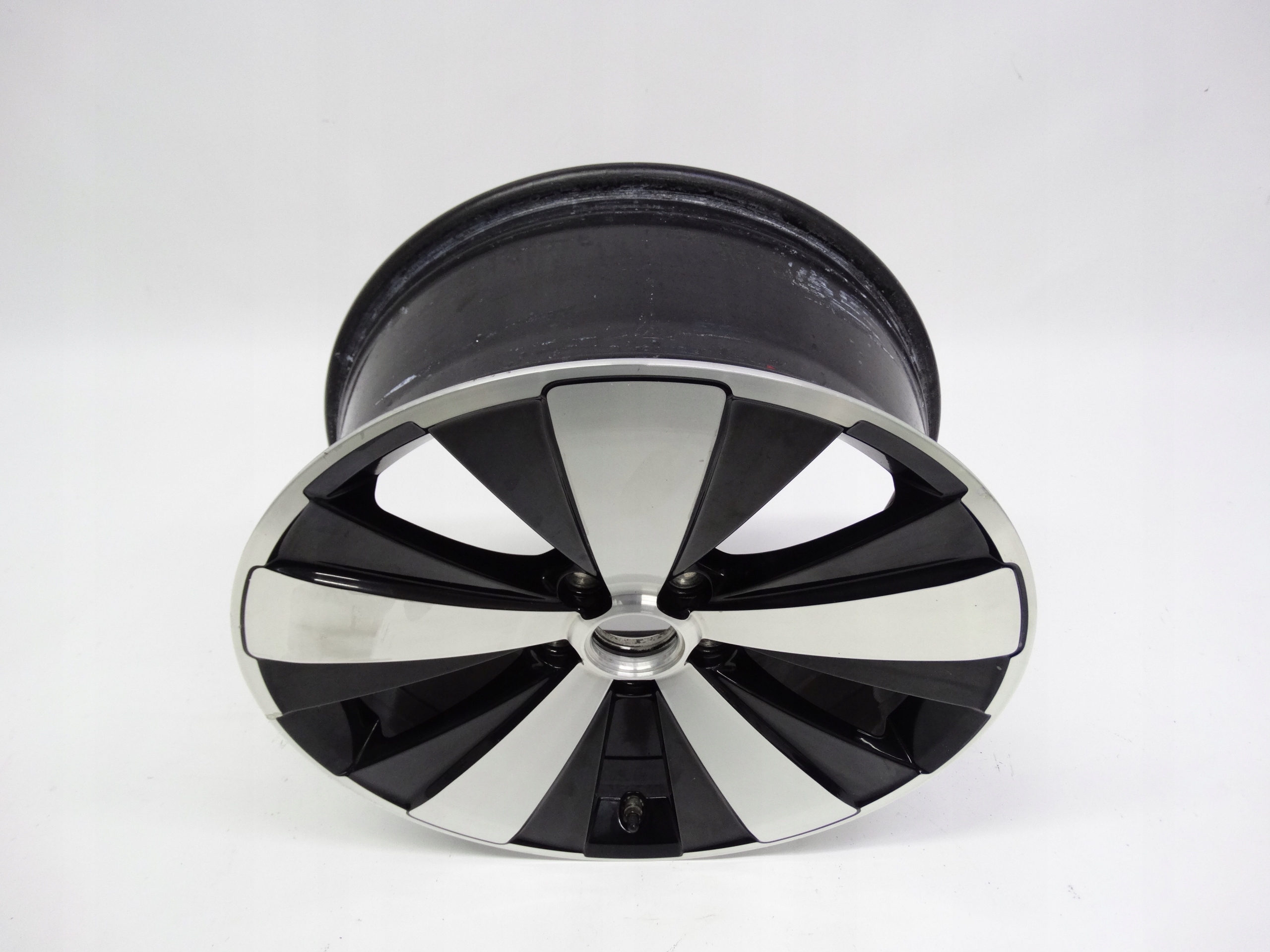 Second image of VW Beetle 5C felga 18 cali 5C0601025AK oryginalna