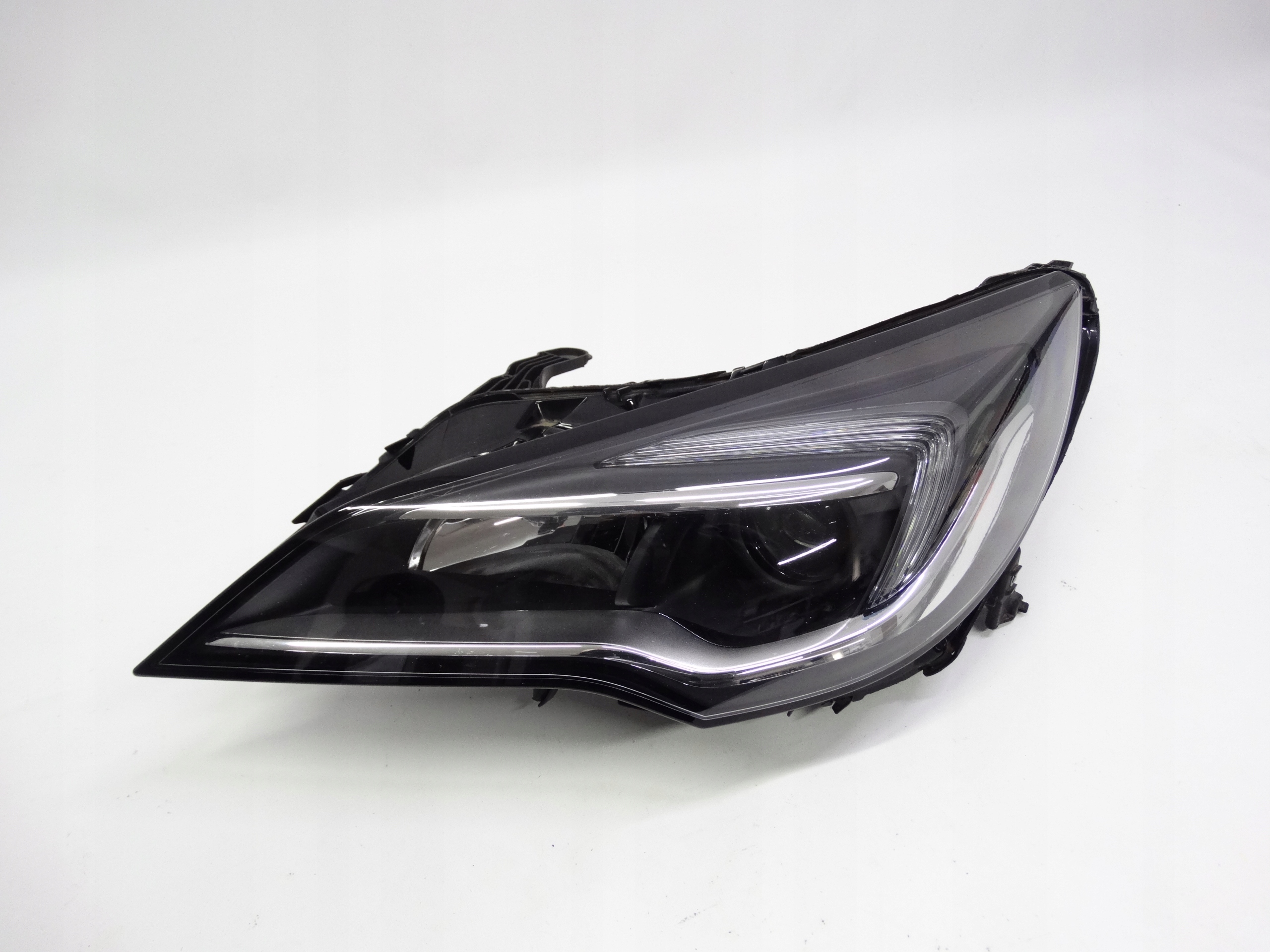 Second image of Opel Astra K V Lift 19-22 lampa lewa zwykła 39158005 oryginalna