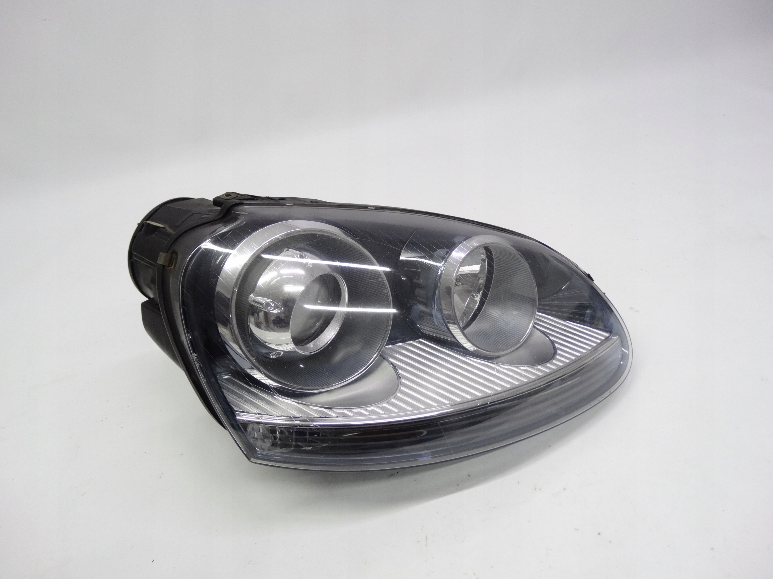 Second image of VW Jetta V 2005-2011 lampa prawa Xenon 1K6941032 oryginalna