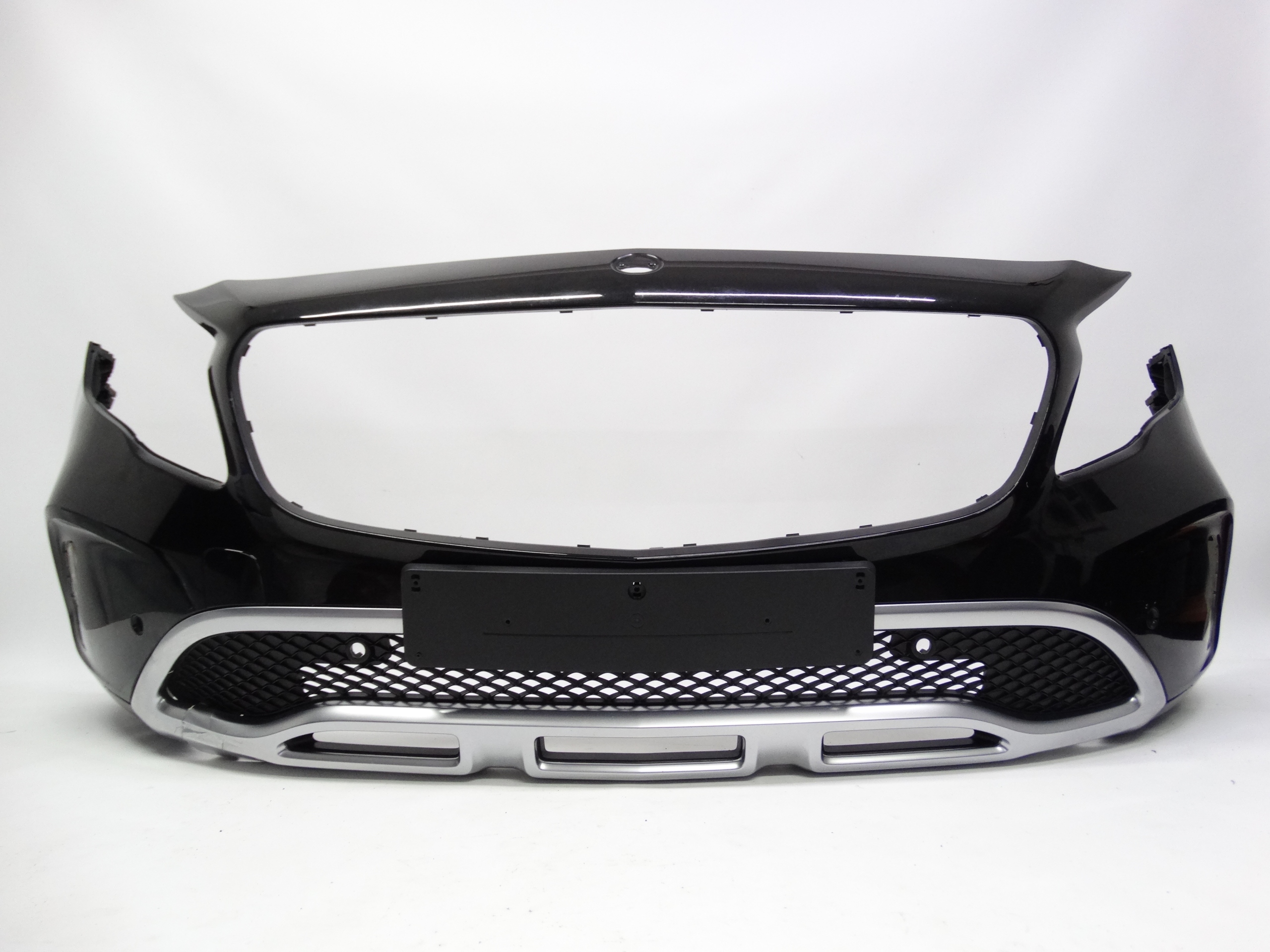 Second image of Mercedes GLA X156 Lift 17-19 zderzak przedni A1568807300 oryginalny