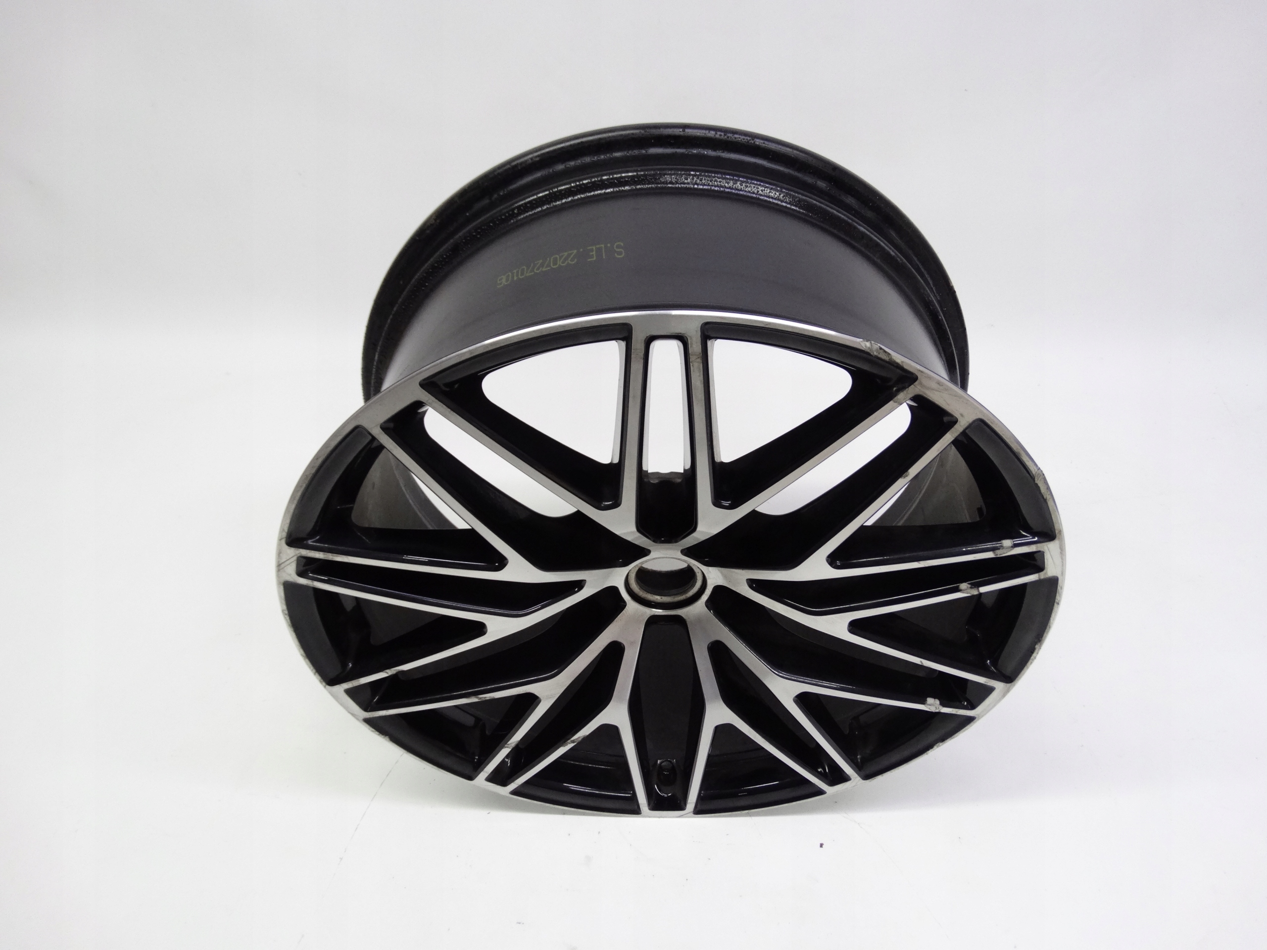 Second image of Porsche Macan Turbo felga przednia 21 cali 95B601025FC oryginalna