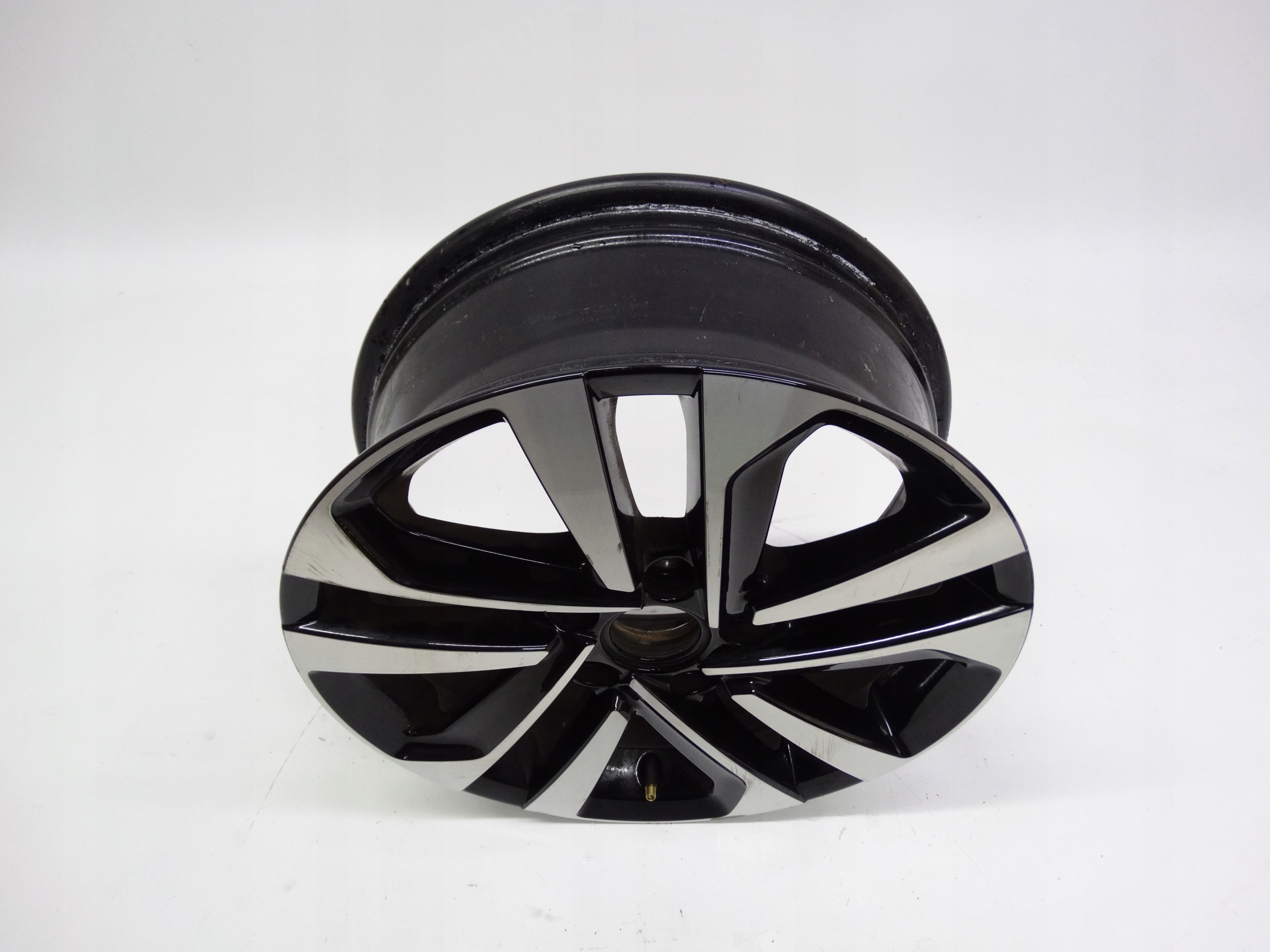 Second image of VW Golf VII 5G felga 16 cali 5G0601025EA oryginalna