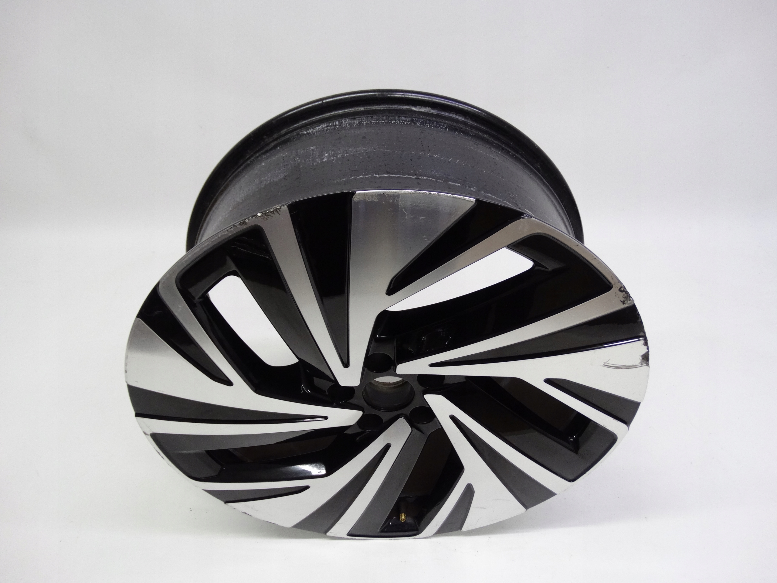 Second image of VW ID.4 ID.5 felga przednia 21 cali 11A601025B oryginalna