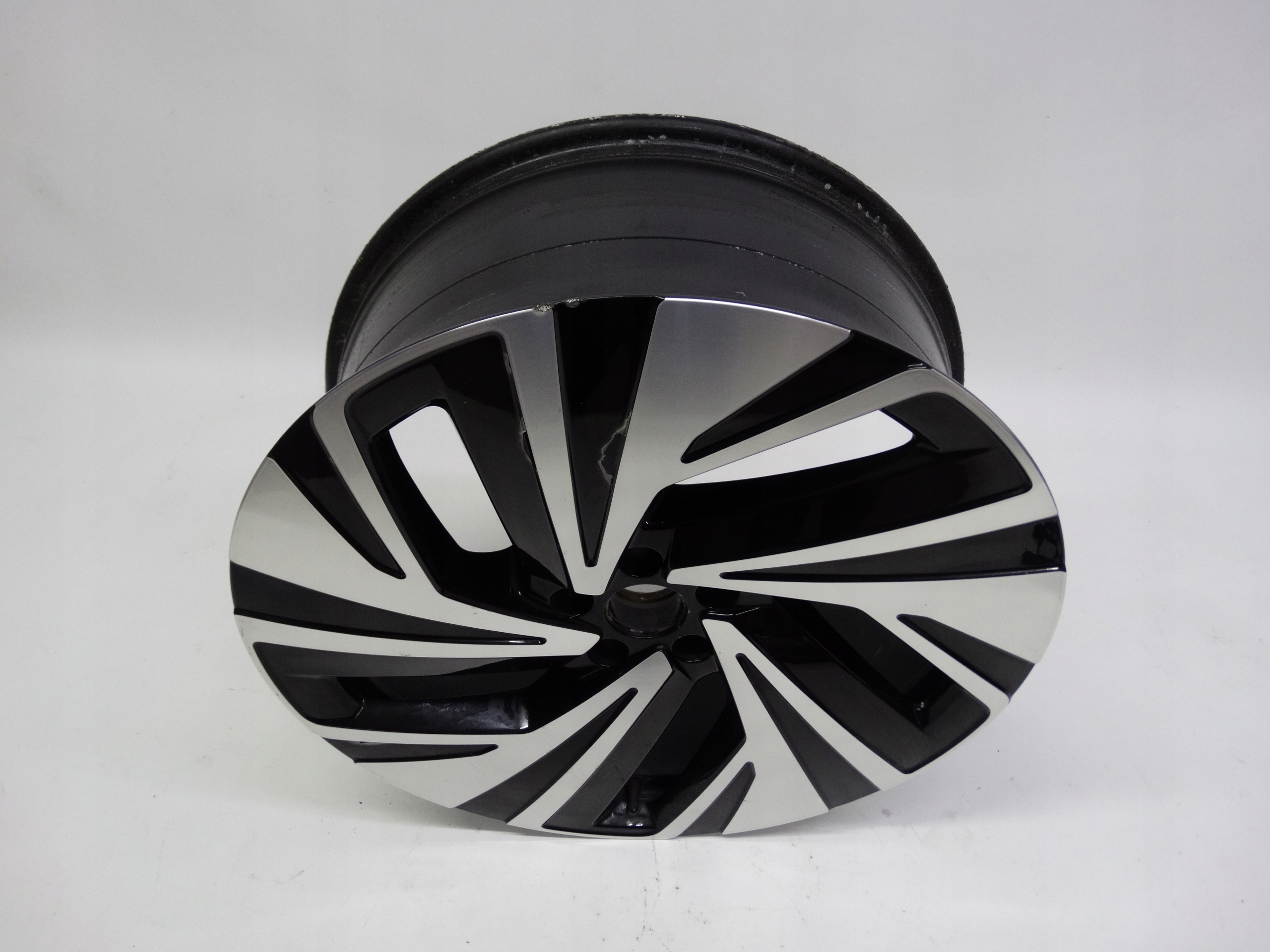 Second image of VW ID.4 ID.5 felga tylna 21 cali 11A601025K oryginalna