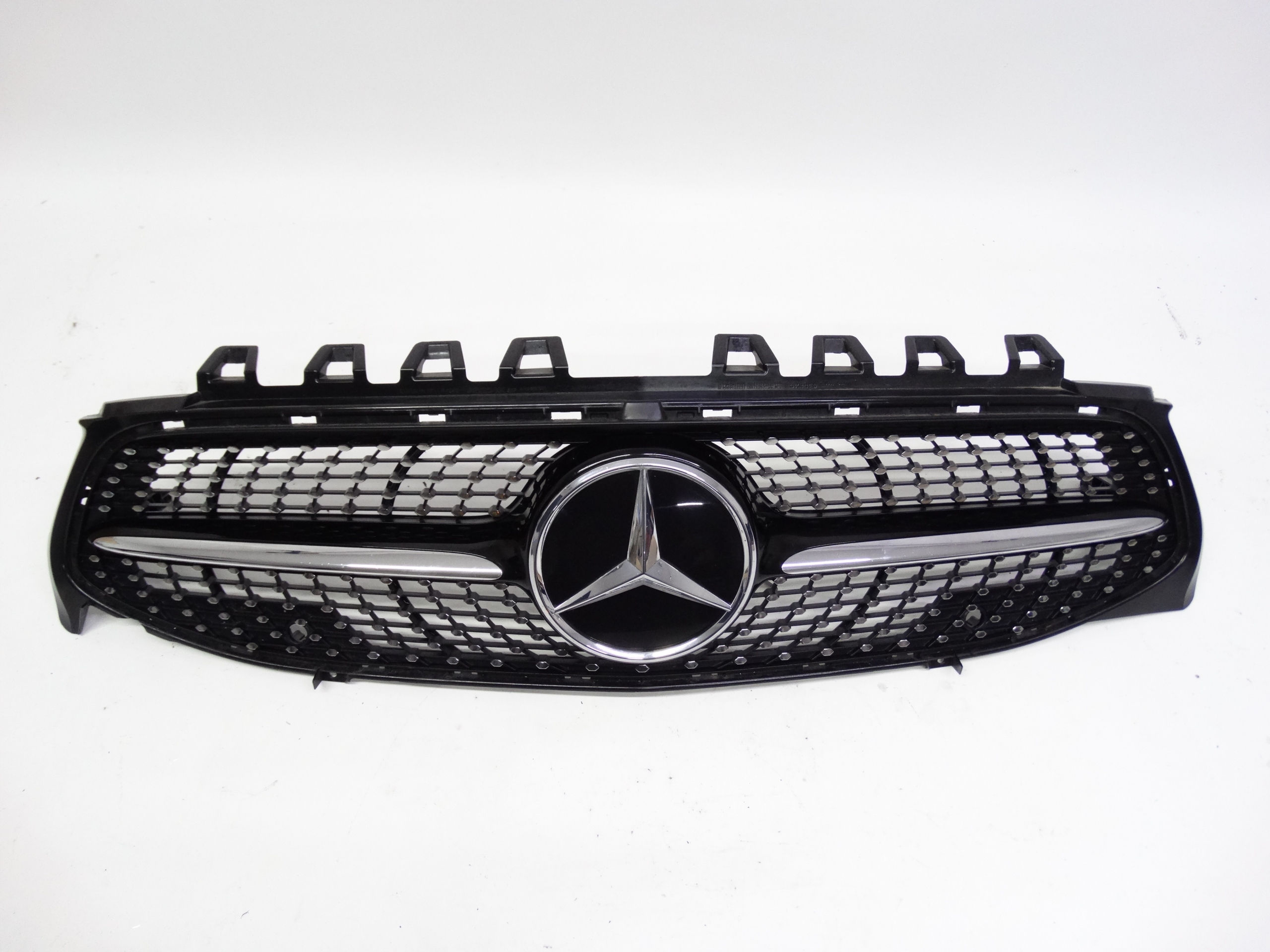 Second image of Mercedes CLA II AMG Line W118 C118 X118 19-23 grill atrapa A1188880000