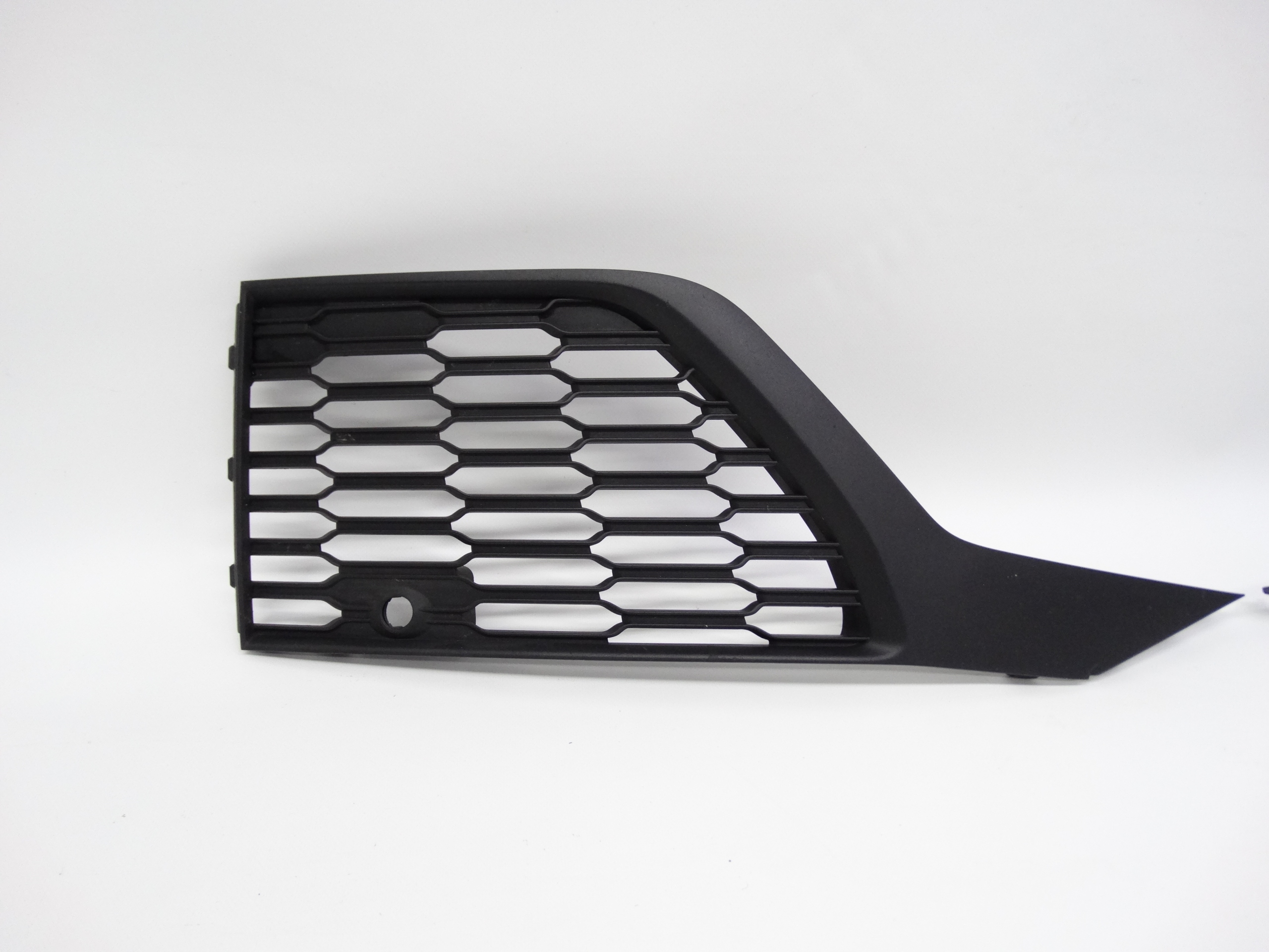 Second image of Audi Q7 II Lift 4M 2020-2024 kratki zderzaka L+P 4M0807681AM 4M0807682AM