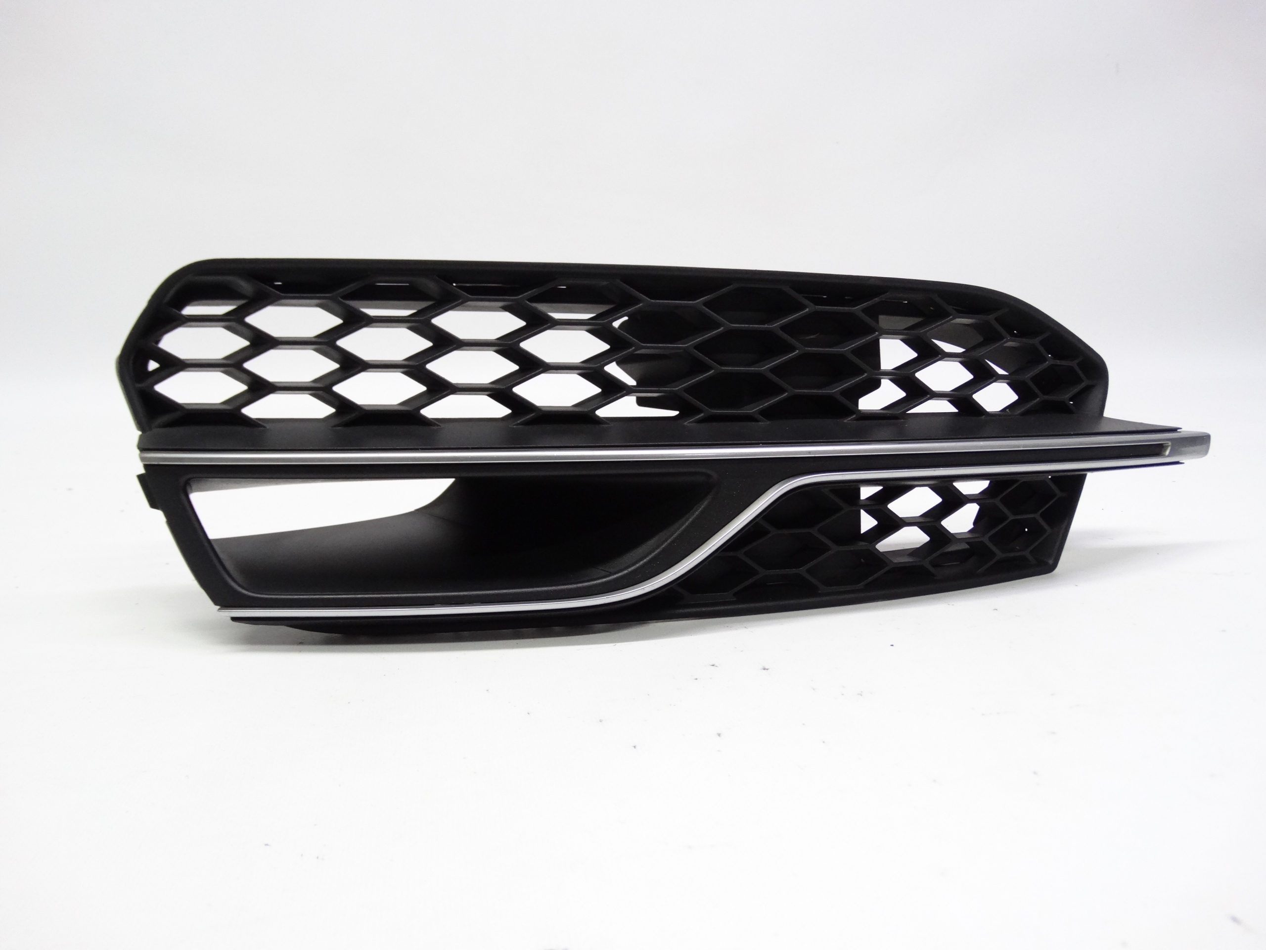 Second image of Audi S3 8V 13-16 kratka zderzaka lewa 8V3807681Q oryginalna